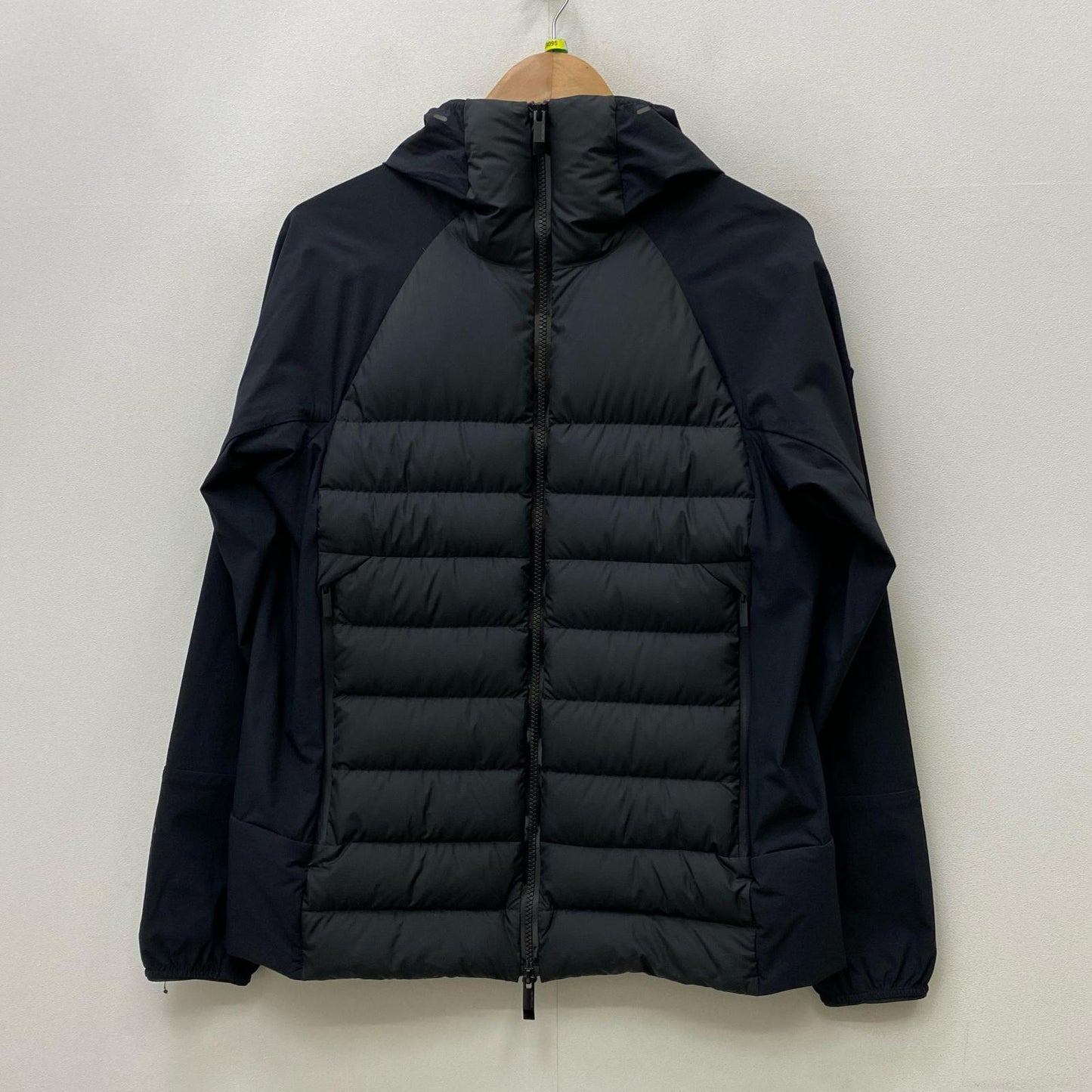 【中古】MONCLER | モンクレール SOMME GIUBBOTTO ダウンジャケット I201931A00108 596IU ブラック サイズ：3【加古川店】