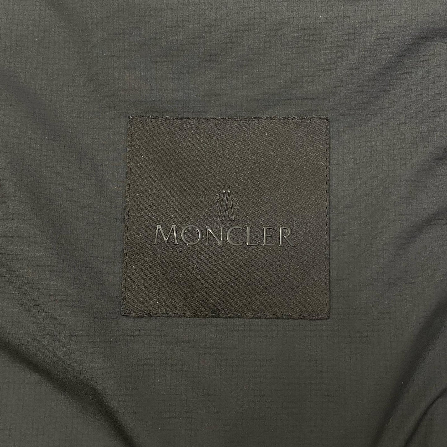 【中古】MONCLER | モンクレール SOMME GIUBBOTTO ダウンジャケット I201931A00108 596IU ブラック サイズ：3【加古川店】