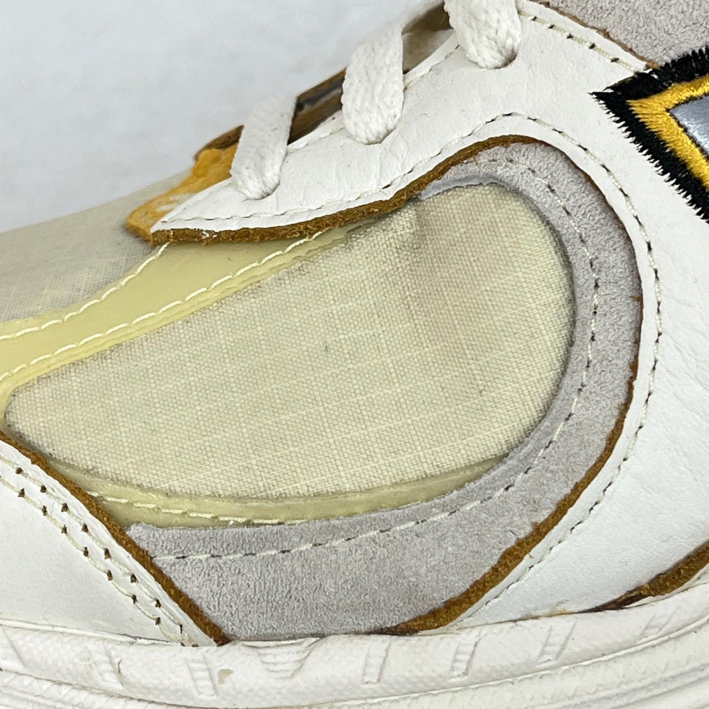 【中古】NEW BALANCE | ニューバランス Joe Freshgoods NB 2002R スニーカー M2002RJ1 ベージュ【加古川店】