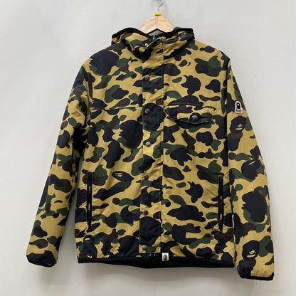 【中古】A BATHING APE | アベイシングエイプ ﾘﾊﾞｰｼﾌﾞﾙ ﾅｲﾛﾝ ﾌﾘｰｽ ｼﾞｬｹｯﾄ その他トップス 001hj701027x カモ サイズ：M【加古川店】