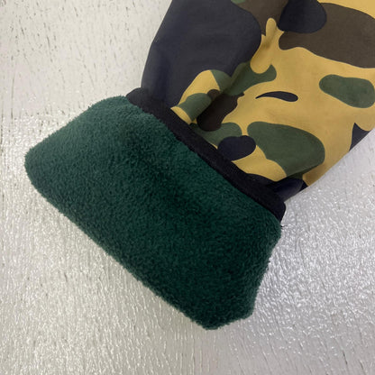 【中古】A BATHING APE | アベイシングエイプ ﾘﾊﾞｰｼﾌﾞﾙ ﾅｲﾛﾝ ﾌﾘｰｽ ｼﾞｬｹｯﾄ その他トップス 001hj701027x カモ サイズ：M【加古川店】