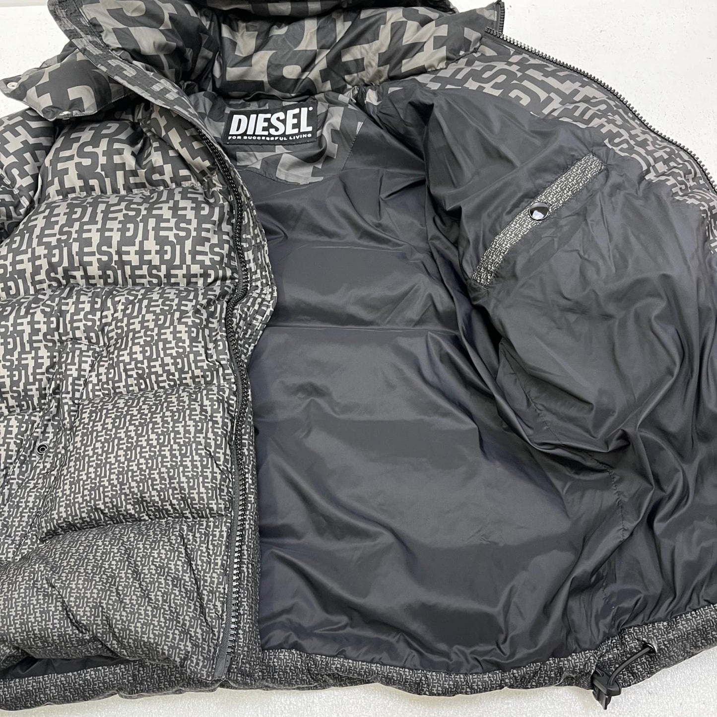 【中古】DIESEL | ディーゼル W-STEP-MON-RD ダウンジャケット A09093 サイズ：M【加古川店】