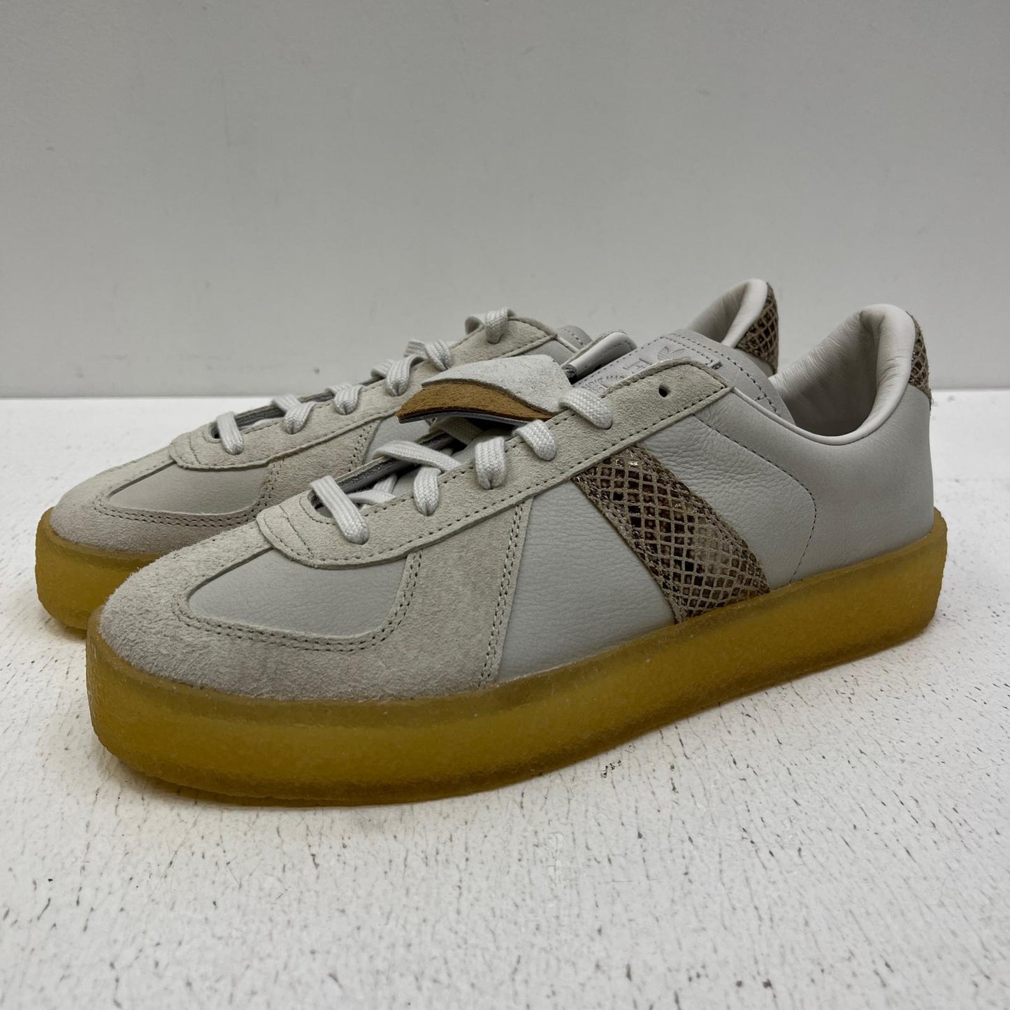 【中古】adidas Originals | アディダスオリジナルス KITH Clarks 8th Street BW Army スニーカー JR5306 アイボリー 27.5cm【加古川店】