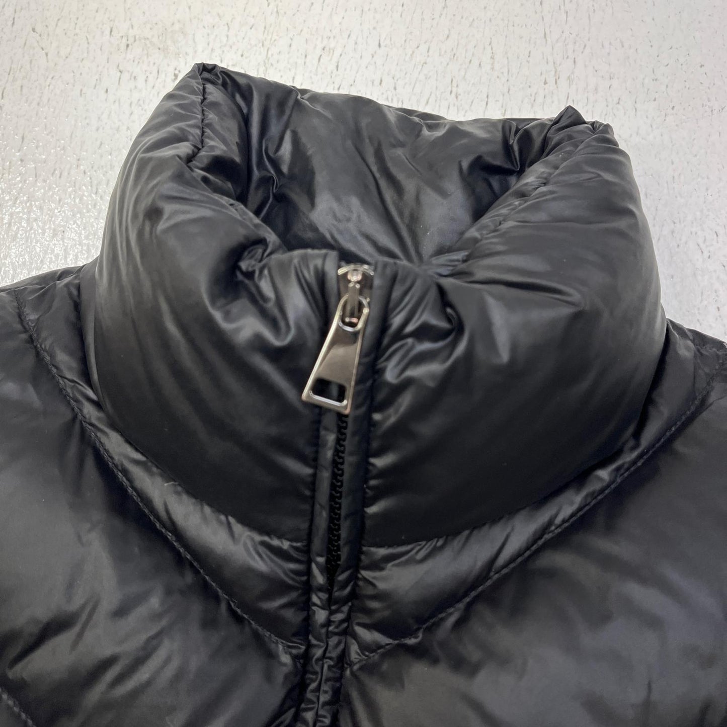 【中古】MONCLER | モンクレール CARDIGAN TRICOT 国内正規品 ダウンジャケット J20939B00024 ブラック サイズ：XS【加古川店】