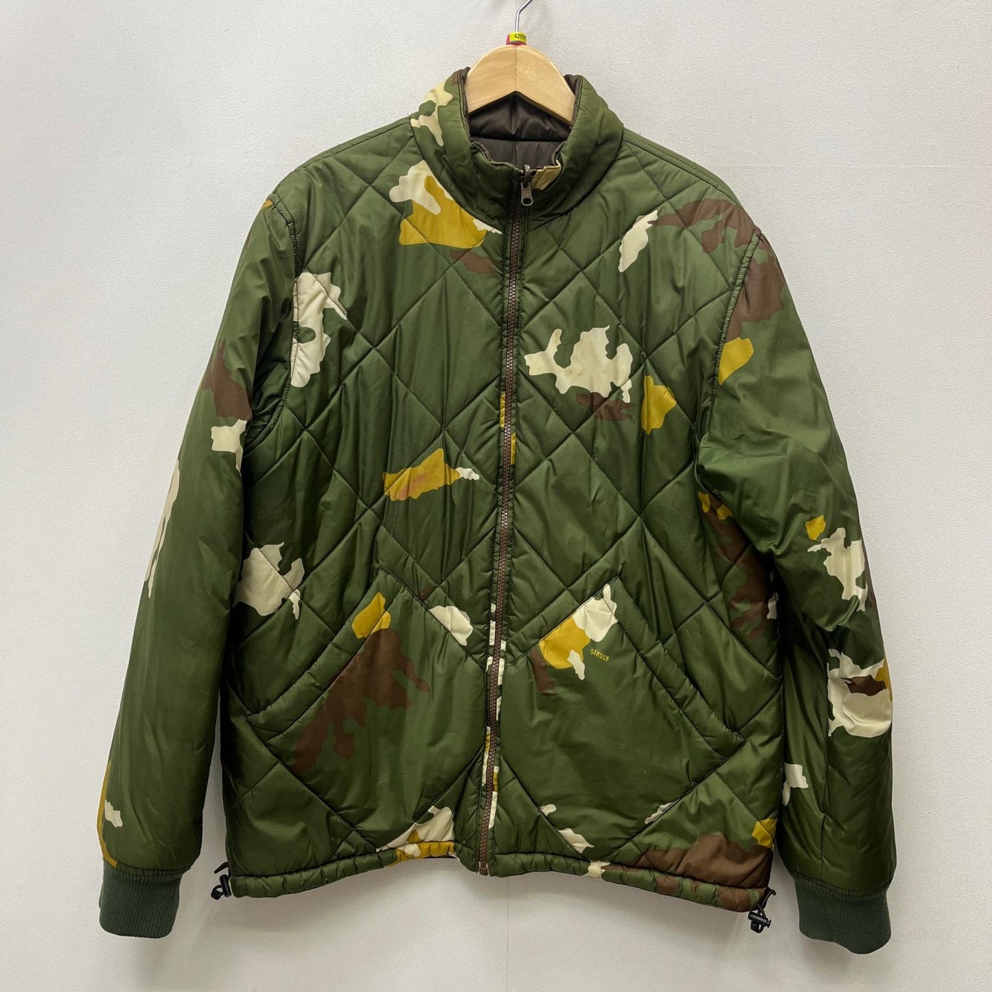 【中古】STUSSY | ステューシー quilting reversible jacket その他アウター カーキ サイズ：M【加古川店】