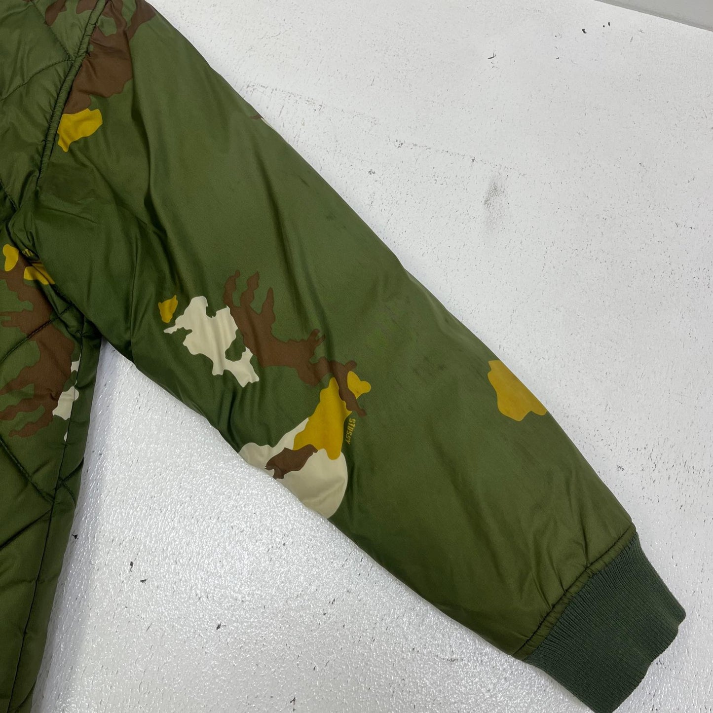 【中古】STUSSY | ステューシー quilting reversible jacket その他アウター カーキ サイズ：M【加古川店】