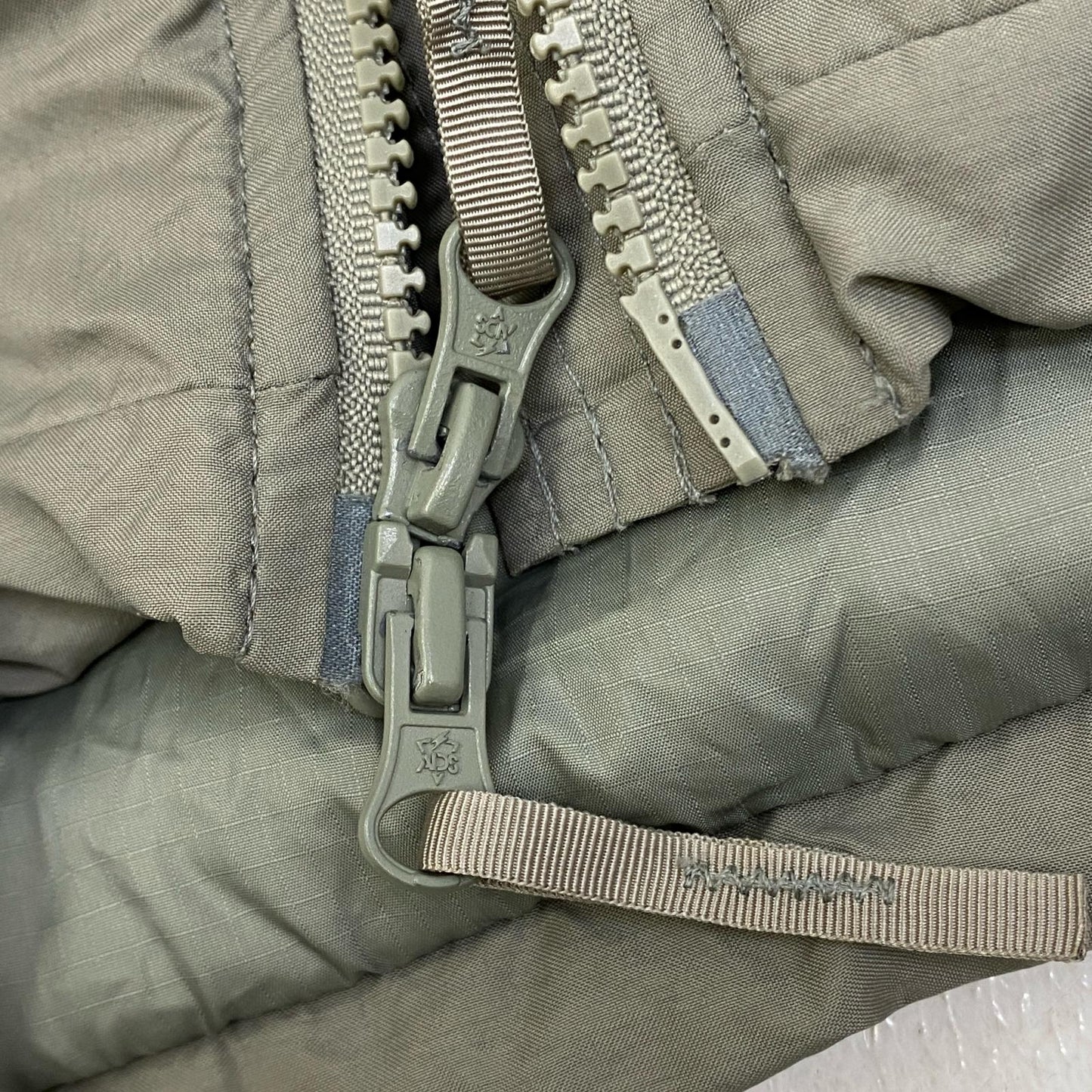 【中古】MILITARY衣料 | ミリタリーイリョウ U.S ARMY:ECWCS LEVEL7 GEN3 wild thing社製 その他アウター 8415-01-545-8724 カーキ【加古川店】