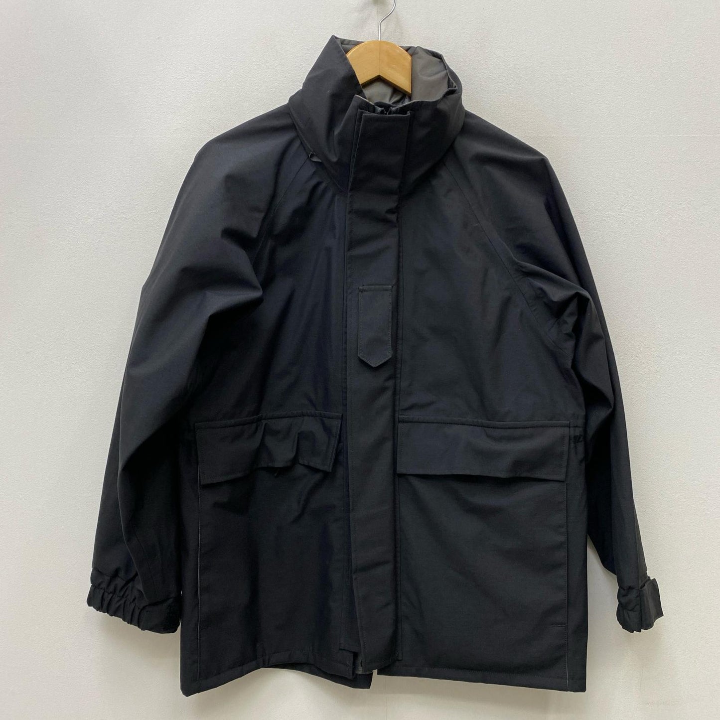 【中古】MILITARY衣料 | ミリタリーイリョウ U.S.NAVY GORE-TEX PARKA マウンテンパーカー 8415-01-663-8130 ブラック サイズ：XXS【加古川店】