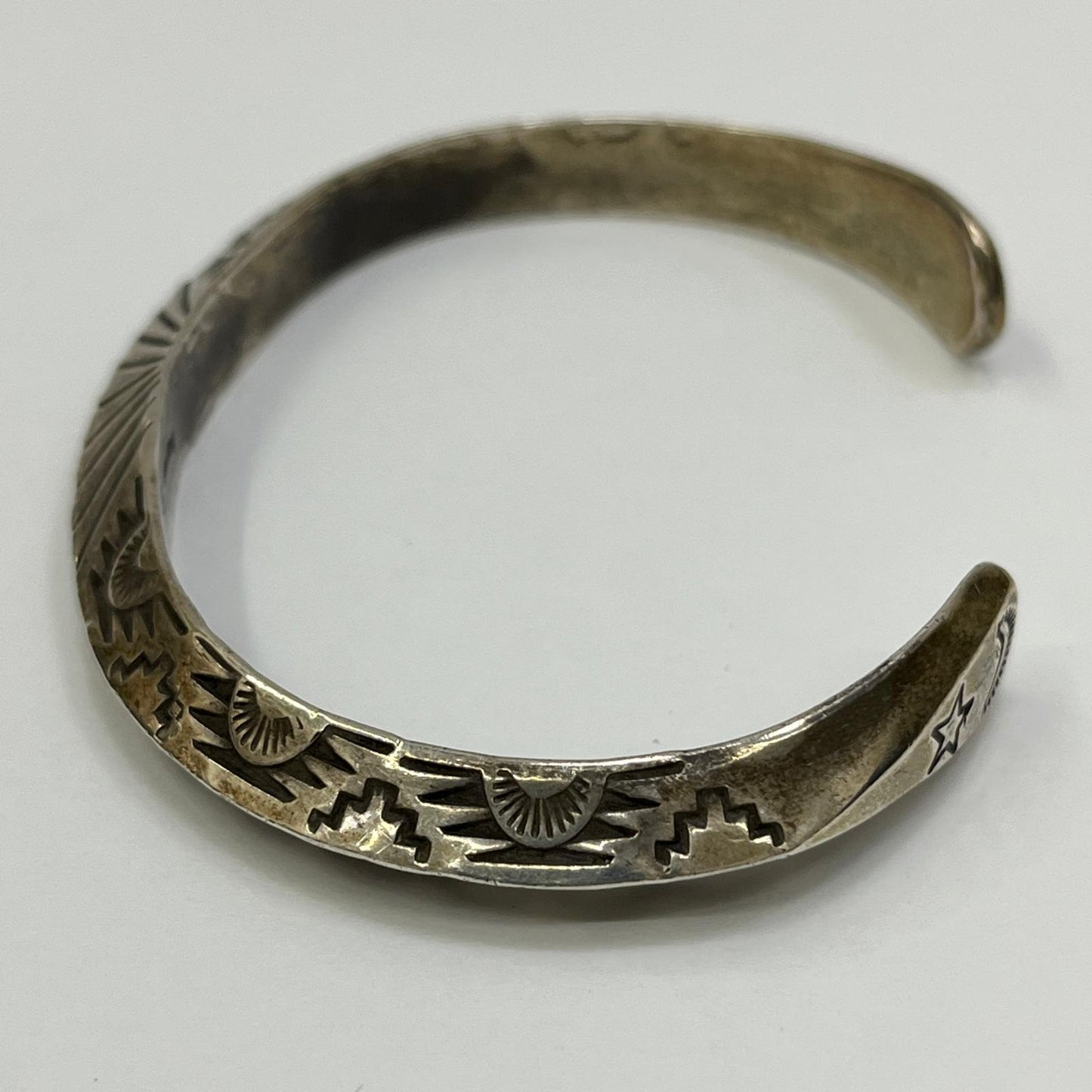 【中古】NAVAJO（ナバホ族） | ナバホゾク WS刻印 Wylie Secatero作 バングル シルバー【加古川店】