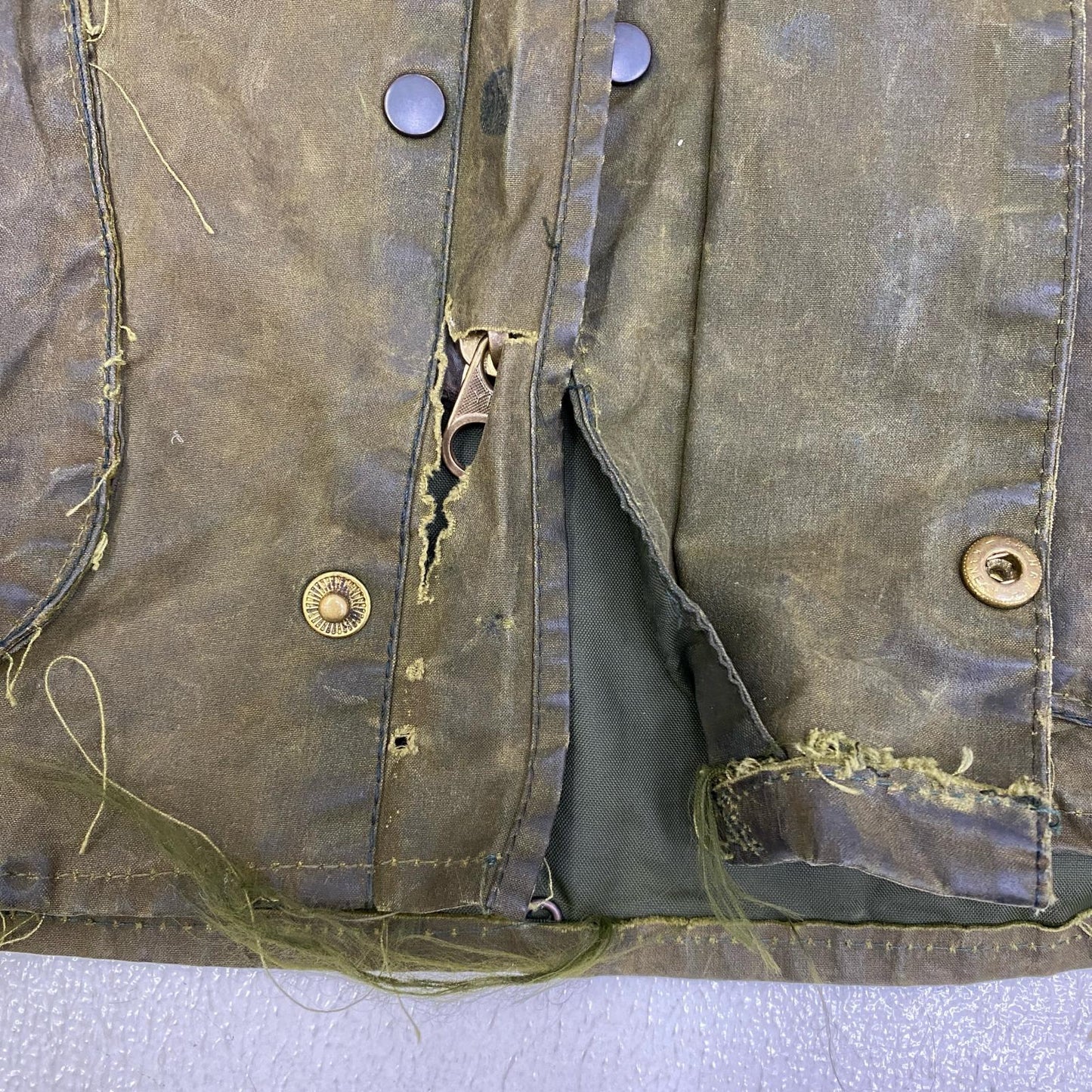 【中古】Barbour | バーブァー BORDER その他アウター カーキ【加古川店】