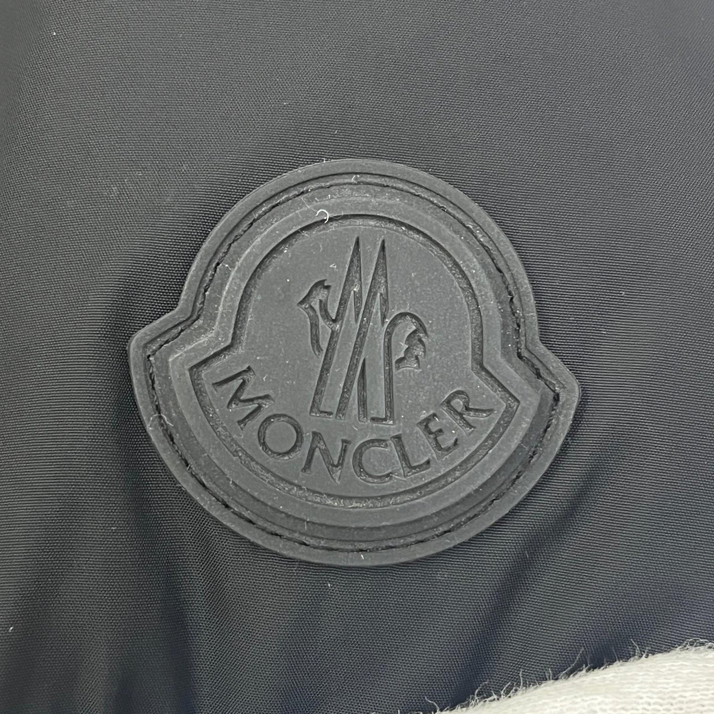 【中古】MONCLER | モンクレール MONTCLA 国内正規品 ダウンジャケット E20914194385 C0300 ブラック サイズ：3【加古川店】