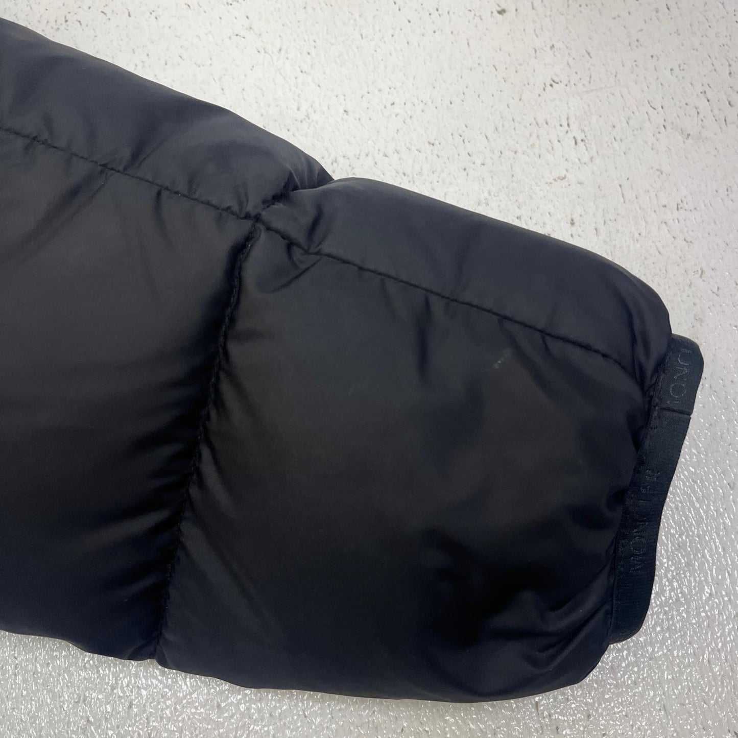 【中古】MONCLER | モンクレール MONTCLA 国内正規品 ダウンジャケット E20914194385 C0300 ブラック サイズ：3【加古川店】