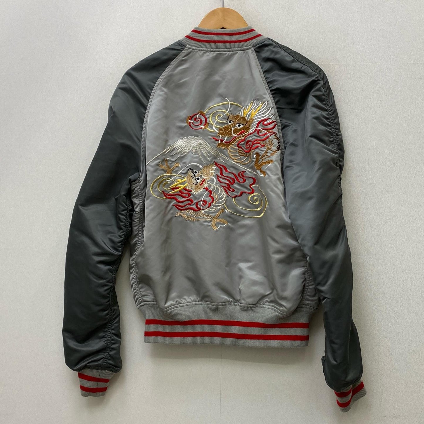 【中古】ALPHA | アルファ MA-1 Souvenir Double Dragon Jacket ミリタリージャケット ta0616-269 グレー サイズ：S【加古川店】
