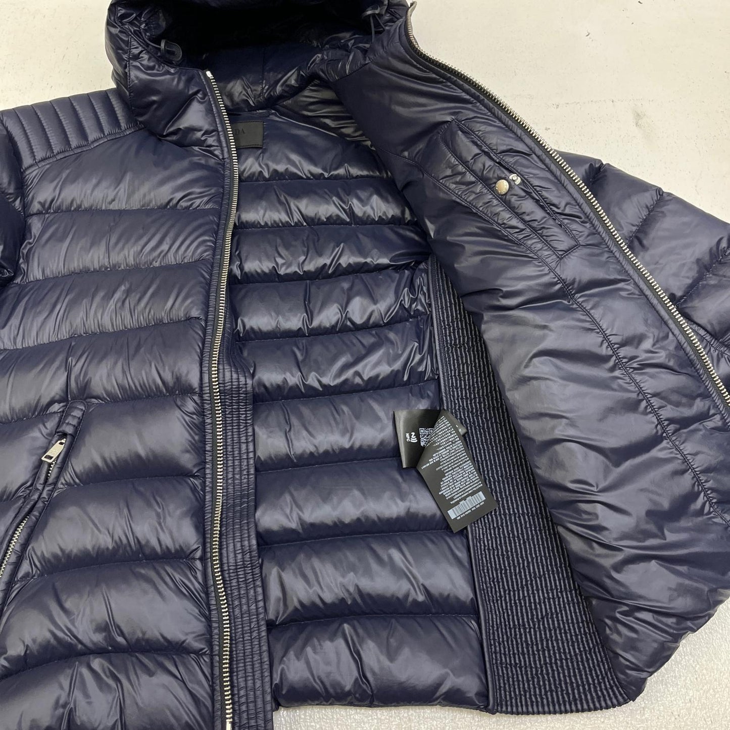 【中古】PRADA | プラダ 国内正規品 ダウンジャケット SGA654R142AR0 ネイビー サイズ：48【加古川店】
