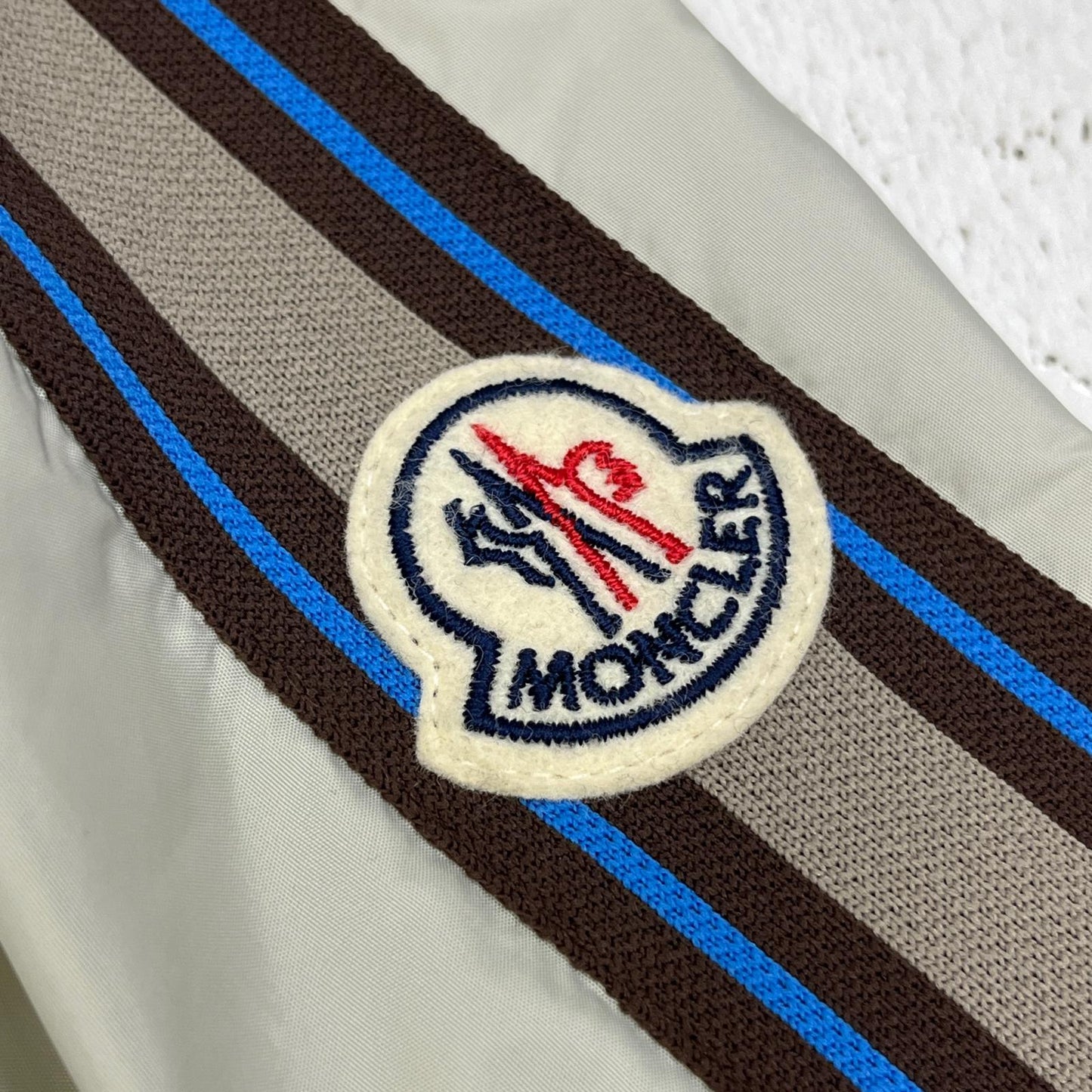 【中古】MONCLER | モンクレール bucie giubbotto 国内正規品 ナイロンジャケット j10911a00091 ブルー サイズ：5【加古川店】