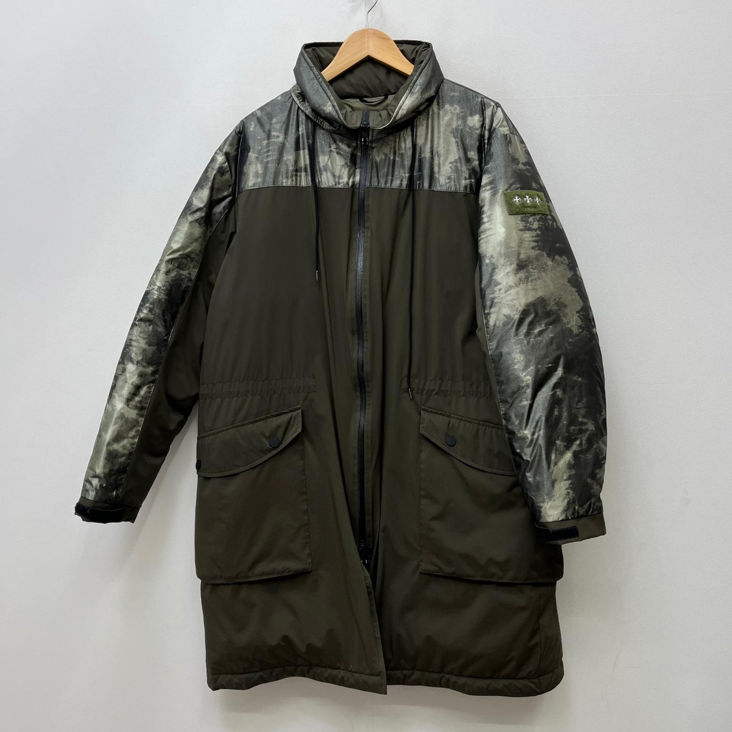 【中古】TATRAS | タトラス CARONDA 国内正規品 ダウンジャケット mtat20a4706-d カーキ サイズ：5【加古川店】