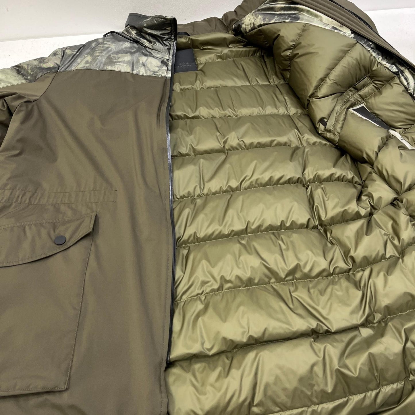 【中古】TATRAS | タトラス CARONDA 国内正規品 ダウンジャケット mtat20a4706-d カーキ サイズ：5【加古川店】