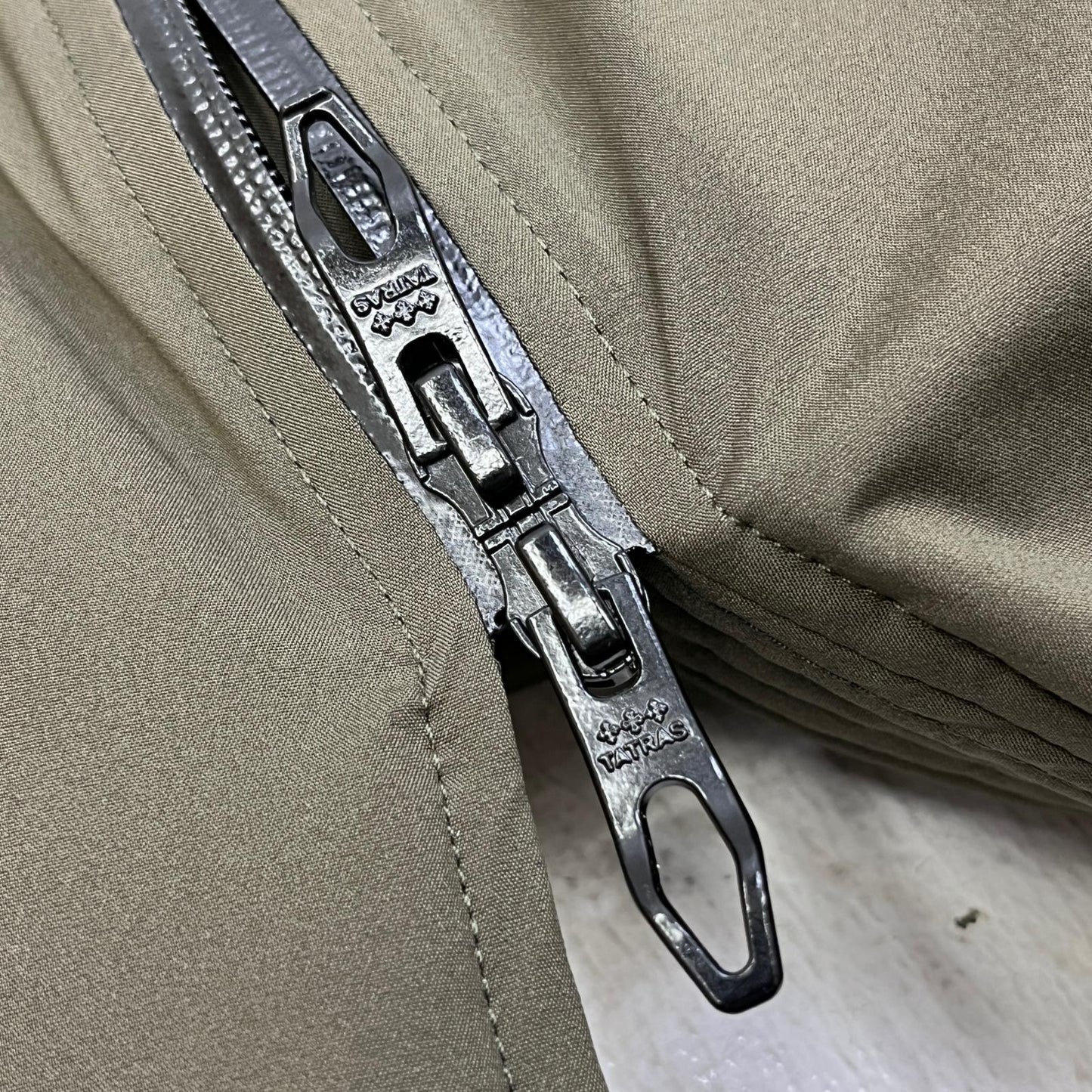 【中古】TATRAS | タトラス CARONDA 国内正規品 ダウンジャケット mtat20a4706-d カーキ サイズ：5【加古川店】