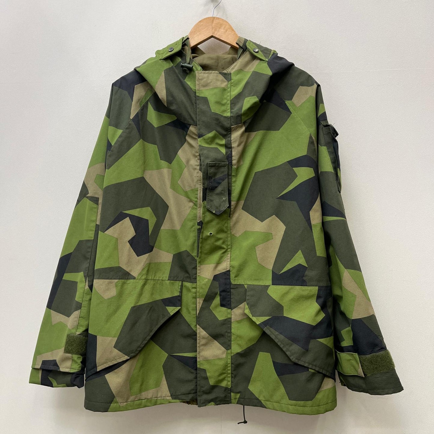 【中古】MILITARY衣料 | ミリタリーイリョウ SWEDISH ARMY ECWCS FIELD PARKA JACKET その他アウター 8415-01-228-1319 カーキ【加古川店】