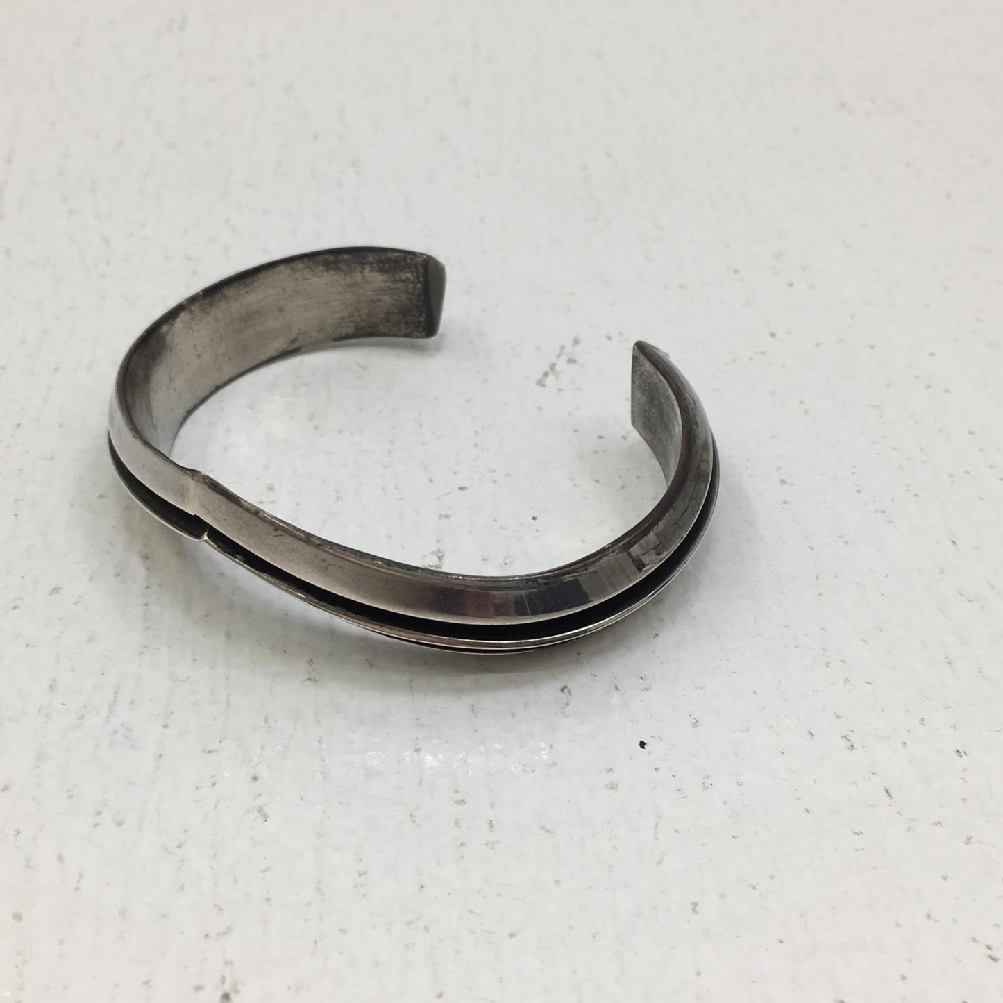 【中古】NAVAJO（ナバホ族） | ナバホゾク TOM HAWK 3ライン バングル【加古川店】