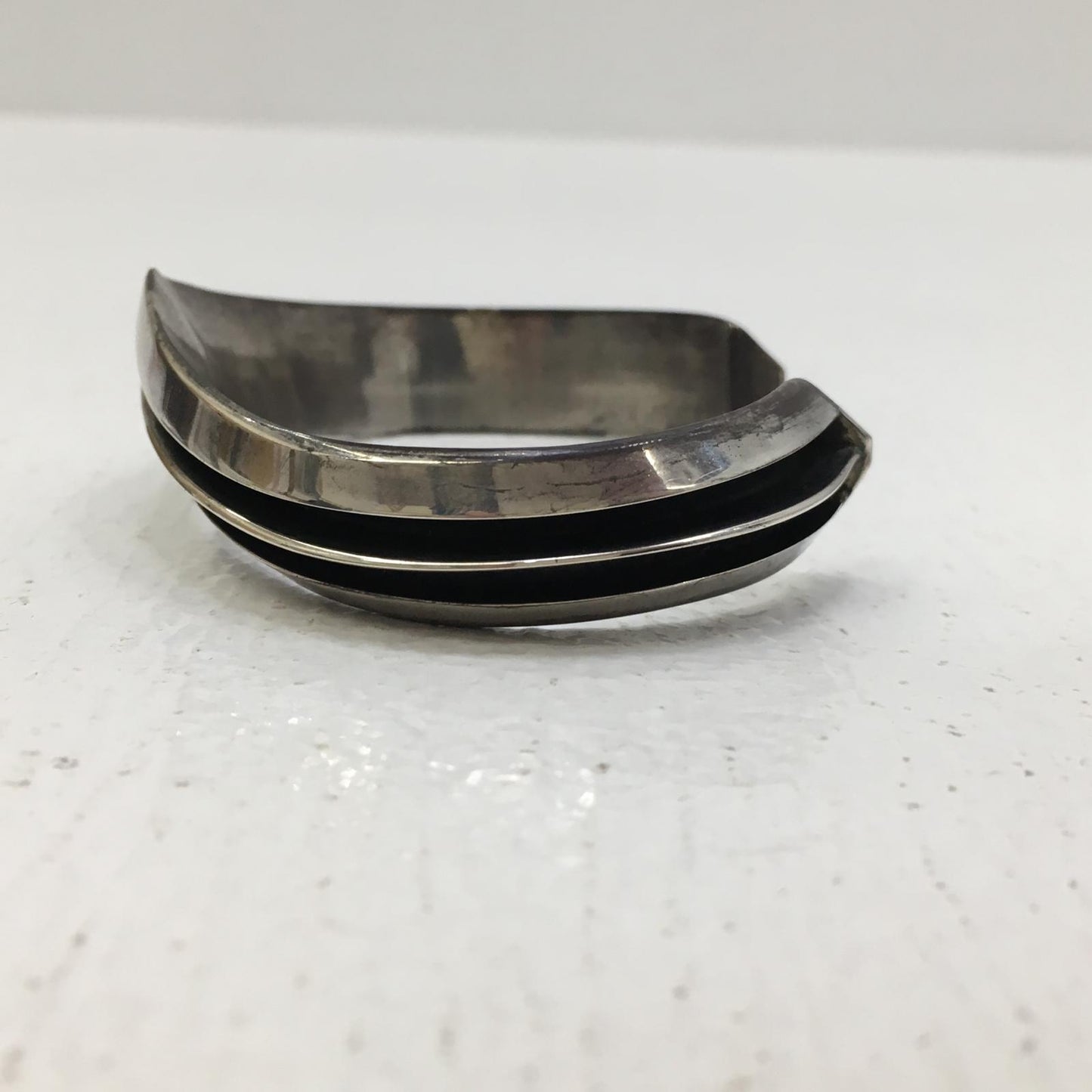 【中古】NAVAJO（ナバホ族） | ナバホゾク TOM HAWK 3ライン バングル【加古川店】