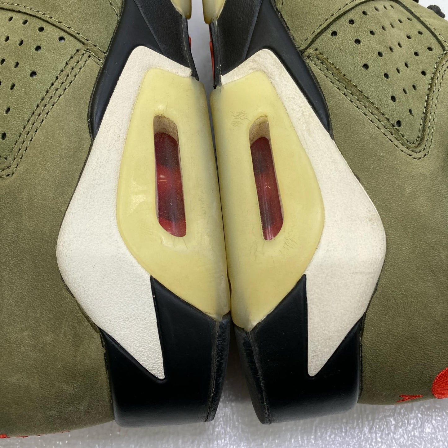 【中古】NIKE | ナイキ Travis Scott×Air Jordan 6 Retro 'Medium Olive' スニーカー CN1084-200 カーキ 27cm【加古川店】