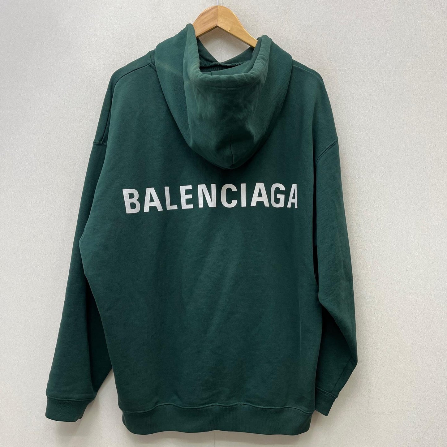 【中古】BALENCIAGA | バレンシアガ 背面ロゴプリント パーカー 570811 グリーン サイズ：XL【加古川店】