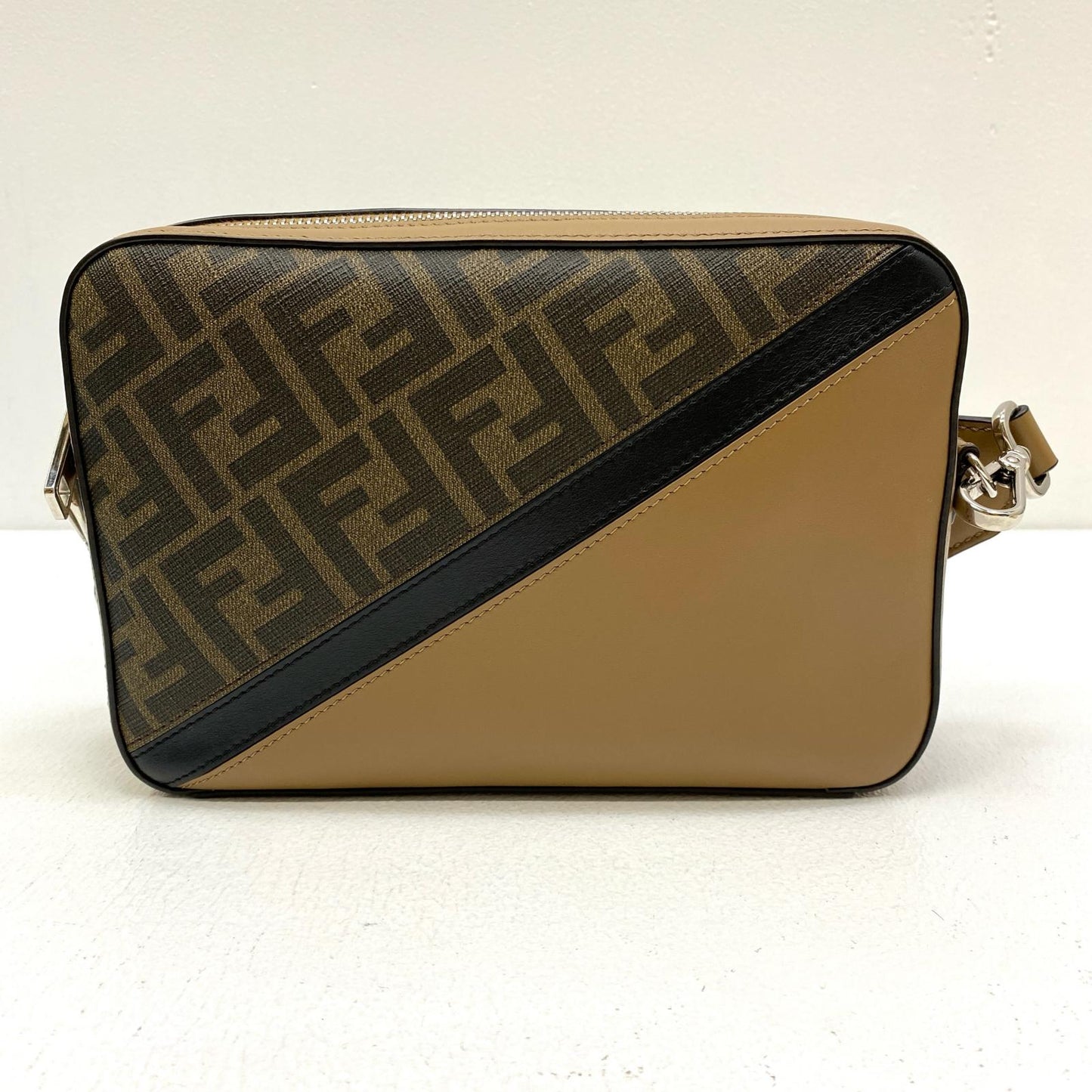【中古】FENDI | フェンディ ダイアゴナル カメラケース ショルダーバッグ 7M0286【加古川店】