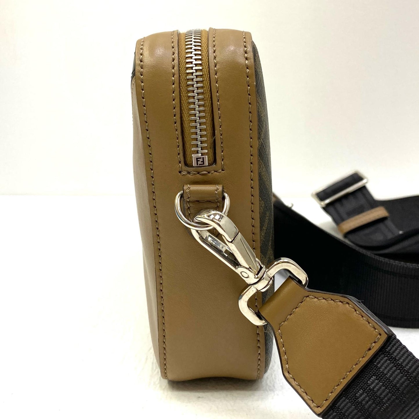 【中古】FENDI | フェンディ ダイアゴナル カメラケース ショルダーバッグ 7M0286【加古川店】