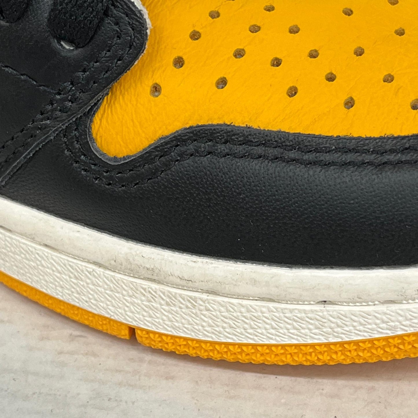 【中古】NIKE | ナイキ Air Jordan 1 Retro High OG スニーカー 555088-711 イエロー 27cm【加古川店】