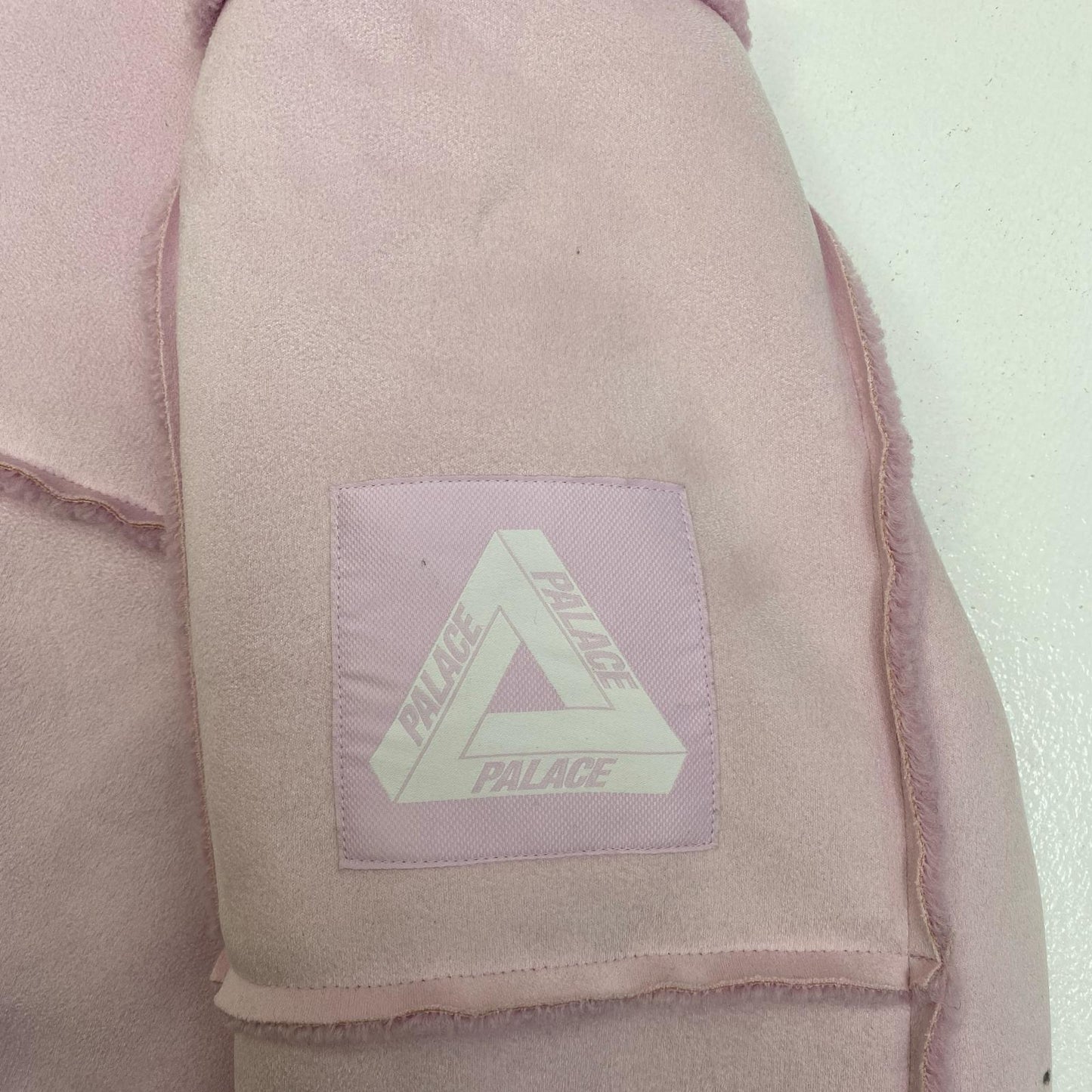 【中古】PALACE SKATEBOARDS | パレススケートボード Patch Me Up Shearling Jacket その他アウター ピンク サイズ：M【加古川店】