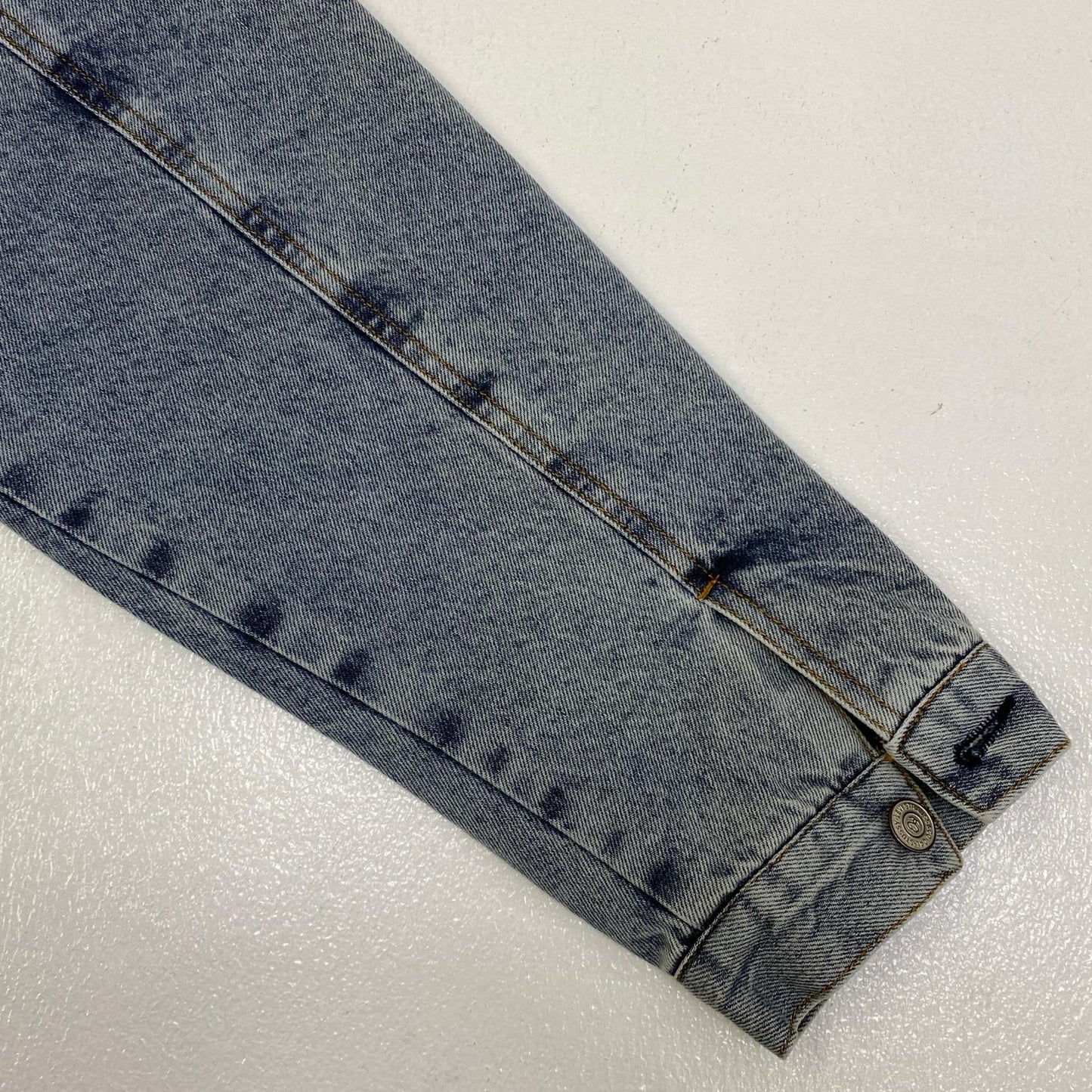 【中古】Levi's | リーバイス ×STUSSY EMBOSSED TRUCKER JACKET デニム A5215-0000 インディゴ サイズ：L【加古川店】