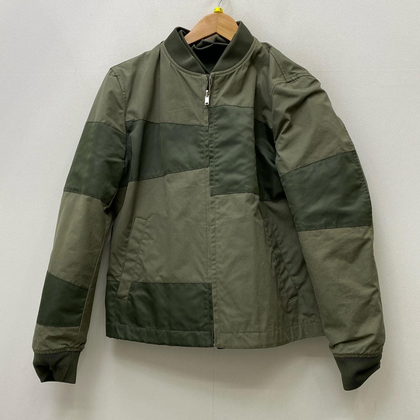 【中古】GOLDEN GOOSE DELUXE BRAND | ゴールデングースデラックスブランド ブランド名:GOLDEN GOOSE ミリタリージャケット カーキ【加古川店】
