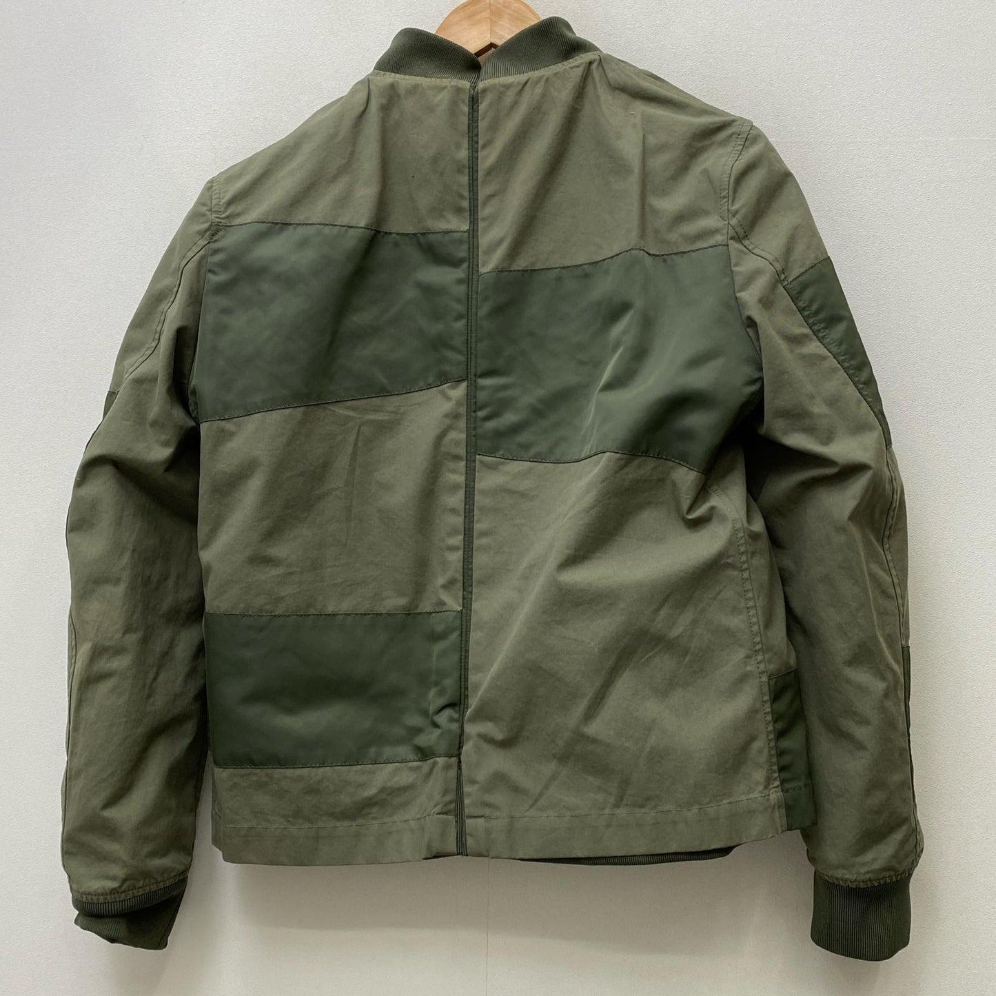 【中古】GOLDEN GOOSE DELUXE BRAND | ゴールデングースデラックスブランド ブランド名:GOLDEN GOOSE ミリタリージャケット カーキ【加古川店】