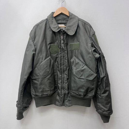 【中古】MILITARY衣料 | ミリタリーイリョウ CWU-45P ミリタリーコート 8415-00-310-1133 カーキ サイズ：L【加古川店】
