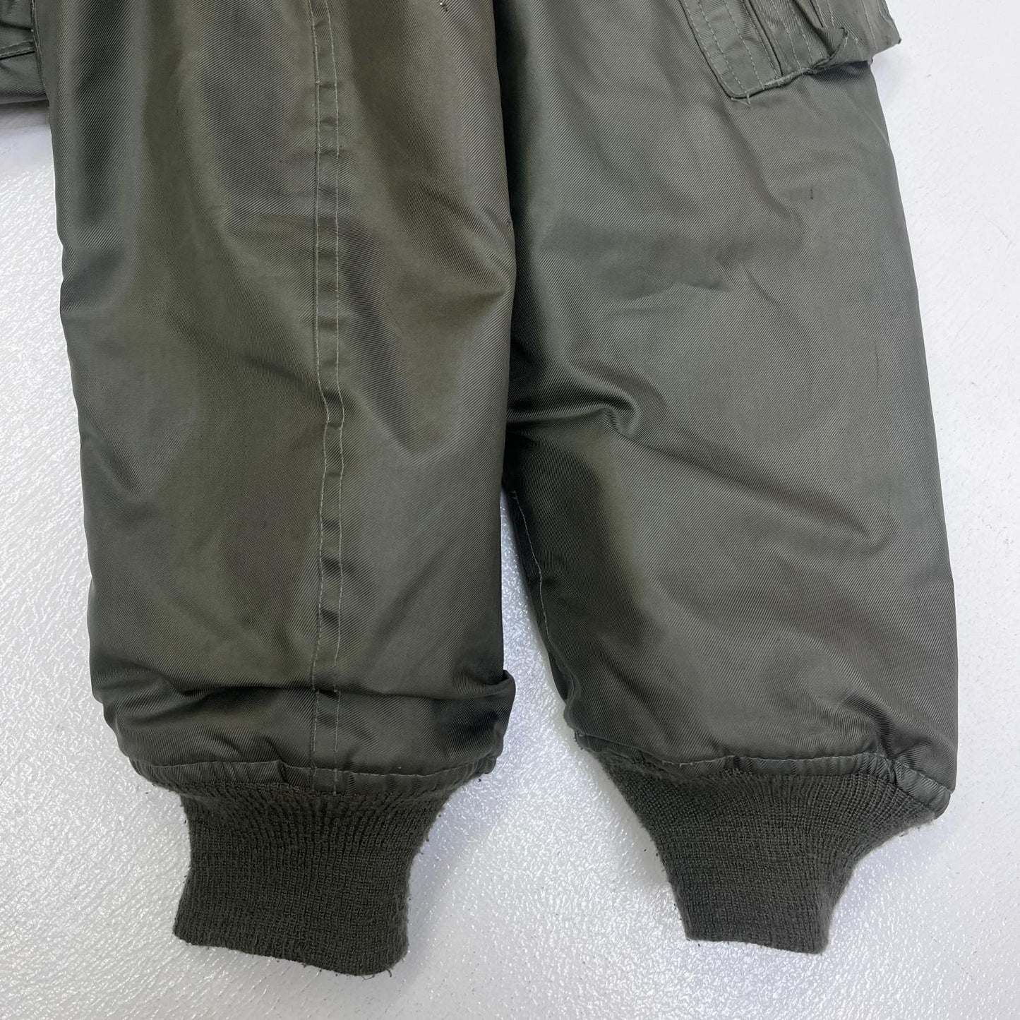 【中古】MILITARY衣料 | ミリタリーイリョウ CWU-45P ミリタリーコート 8415-00-310-1133 カーキ サイズ：L【加古川店】