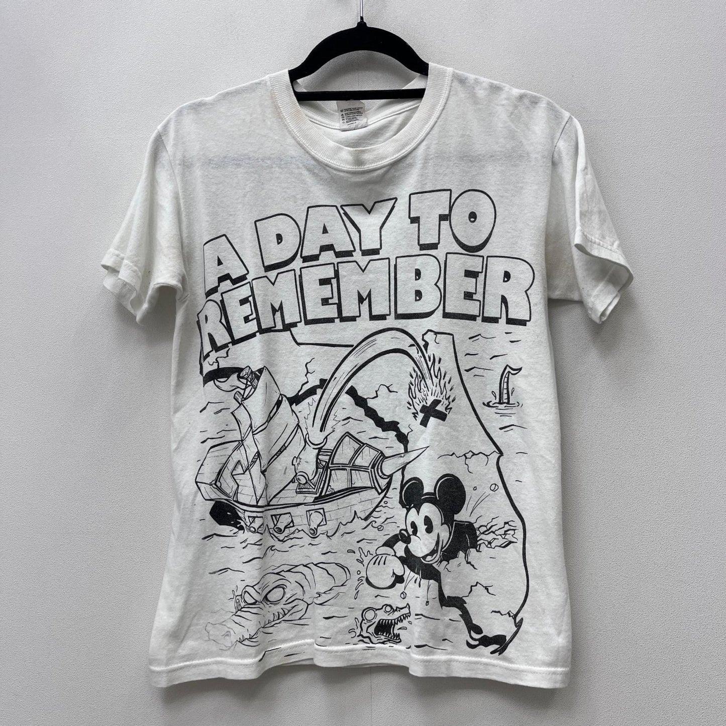 【中古】VINTAGE衣料 | ヴィンテージイリョウ a day to remember 半袖Ｔシャツ ホワイト サイズ：L【加古川店】