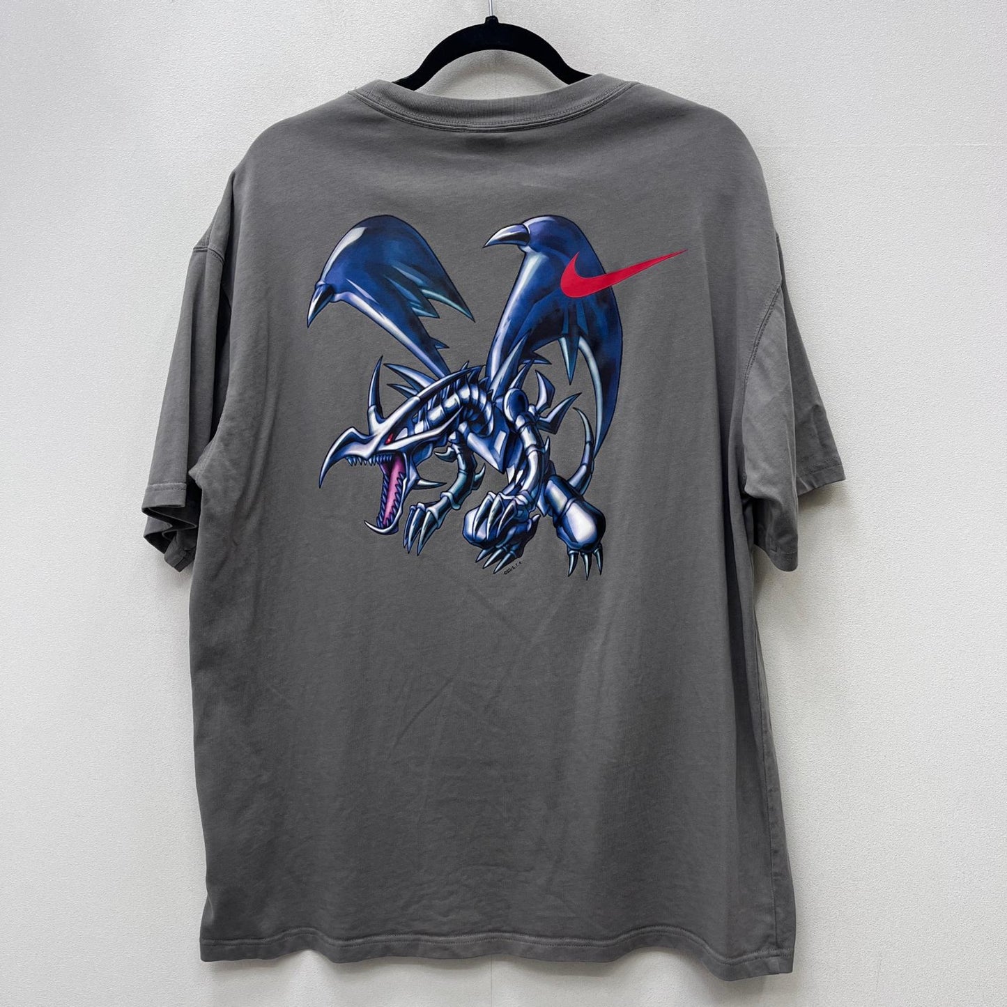 【中古】NIKE | ナイキ Yu-Gi-Oh x Nike Solo Swoosh Tee QS 半袖Ｔシャツ io7985-029 グレー サイズ：L【加古川店】