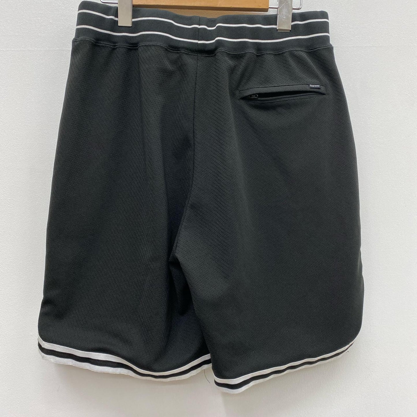 Supreme | シュプリーム FAUX CROC BASKETBALL SHORT ハーフパンツ ブラック Mサイズ 22SS H ショートパンツ ブラック サイズ：M【加古川店】