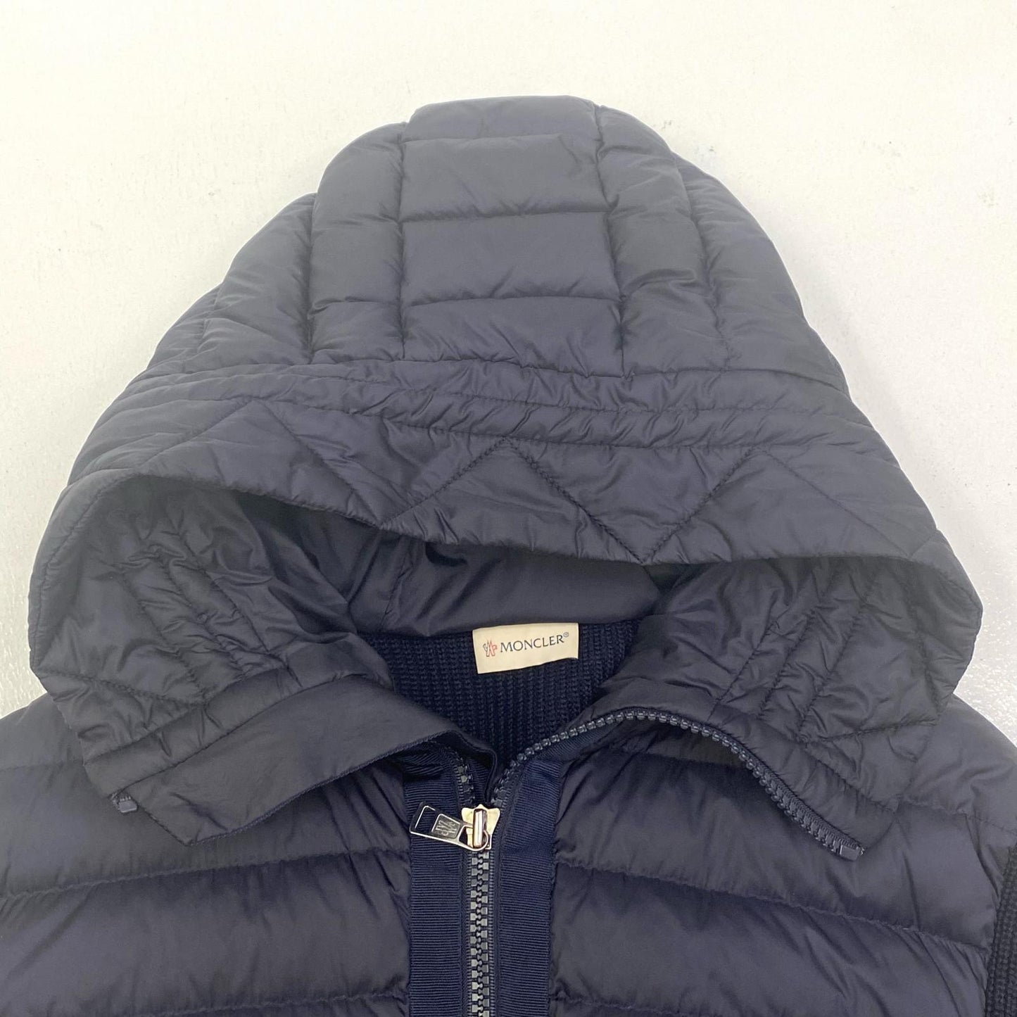 【中古】MONCLER | モンクレール CARDIGAN TRICOT ダウンジャケット H20919B50800 ネイビー サイズ：M【加古川店】