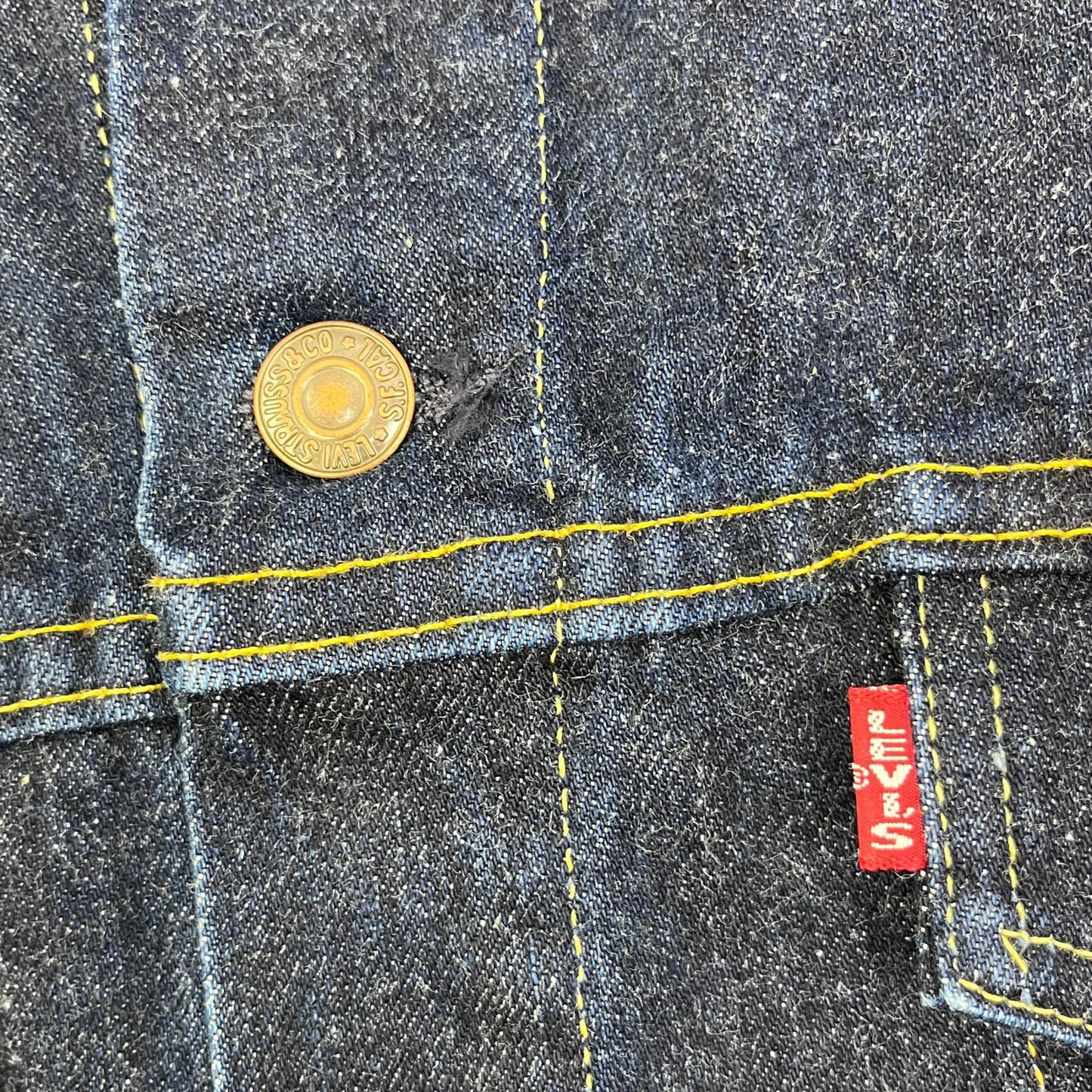【中古】Levi's | リーバイス 3rd 米国製 ボタン裏555 BIGE デニム 70557-0006 インディゴ サイズ：44【加古川店】