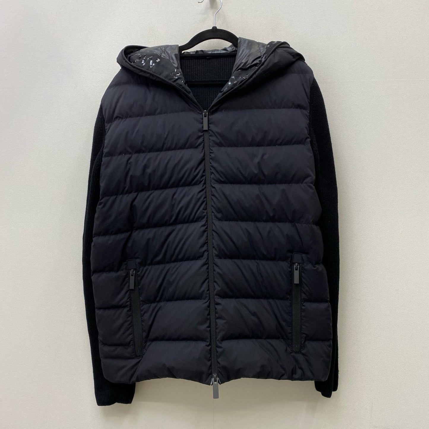 【中古】MONCLER | モンクレール ニット切替ダウンジャケット その他アウター G20919B00007 ブラック サイズ：L【加古川店】