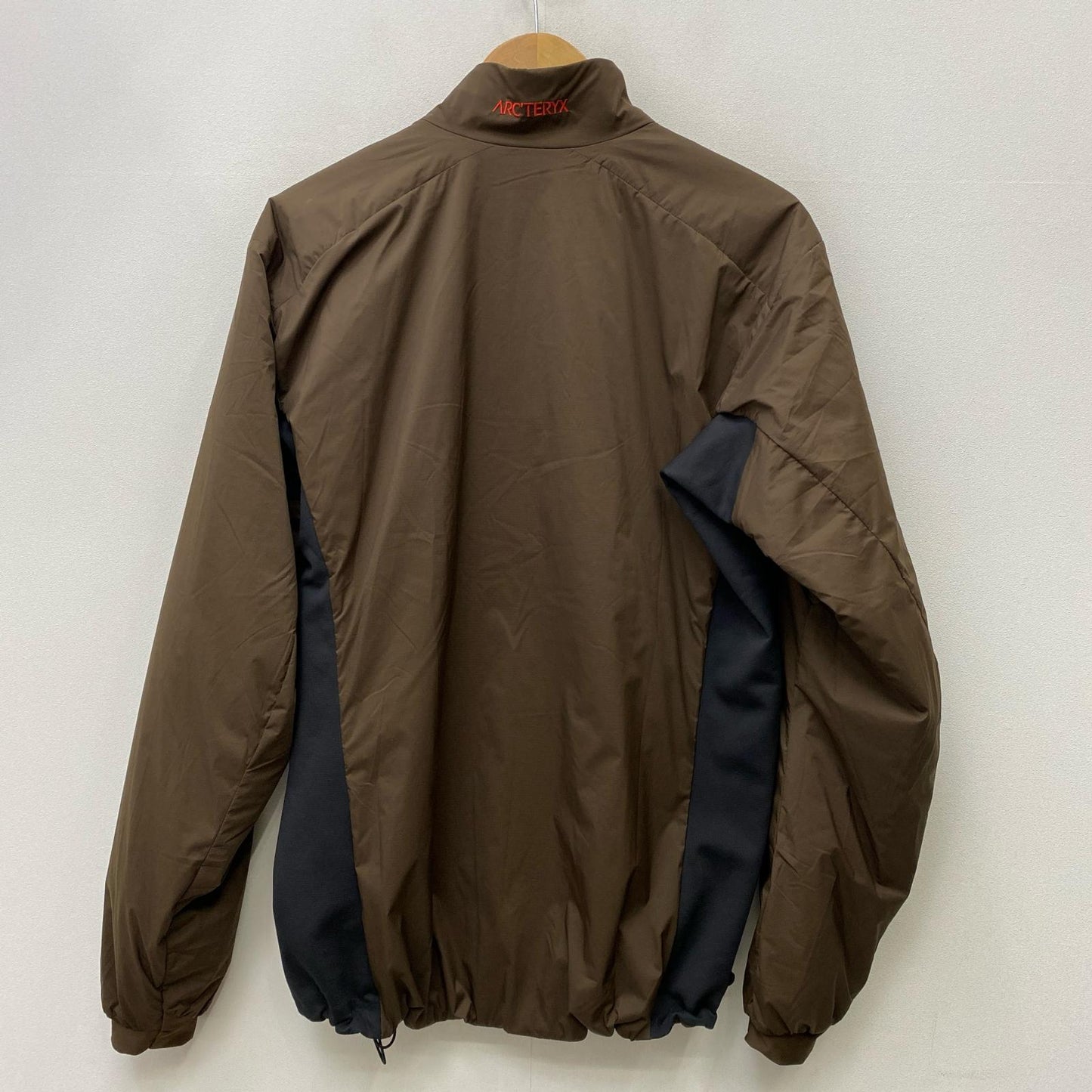 【中古】ARC'TERYX | アークテリクス atom jacket その他アウター ブラウン サイズ：M【加古川店】