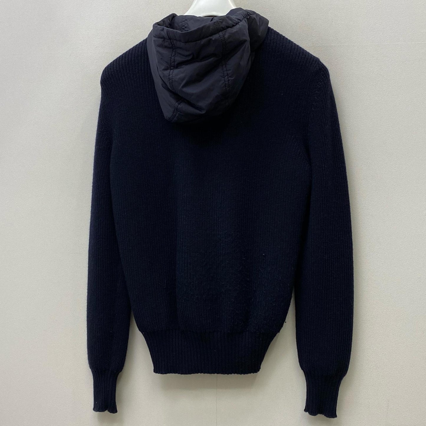 【中古】MONCLER | モンクレール MAGLIONE TRICOT CARDIGAN ダウンジャケット C20919409700 ネイビー サイズ：S【加古川店】