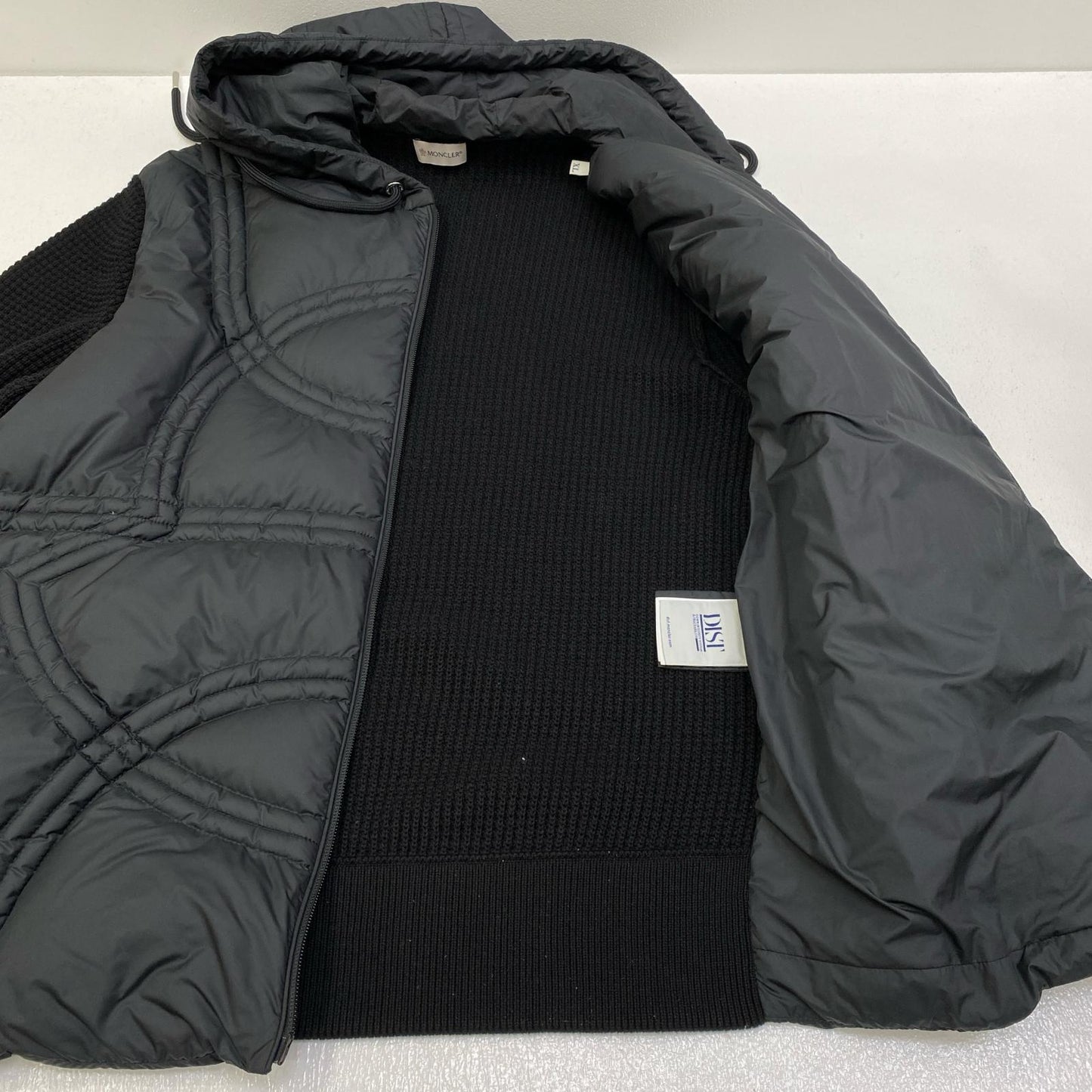 【中古】MONCLER | モンクレール CARDIGAN TRICOT その他アウター K10919B00015 ブラック サイズ：XL【加古川店】