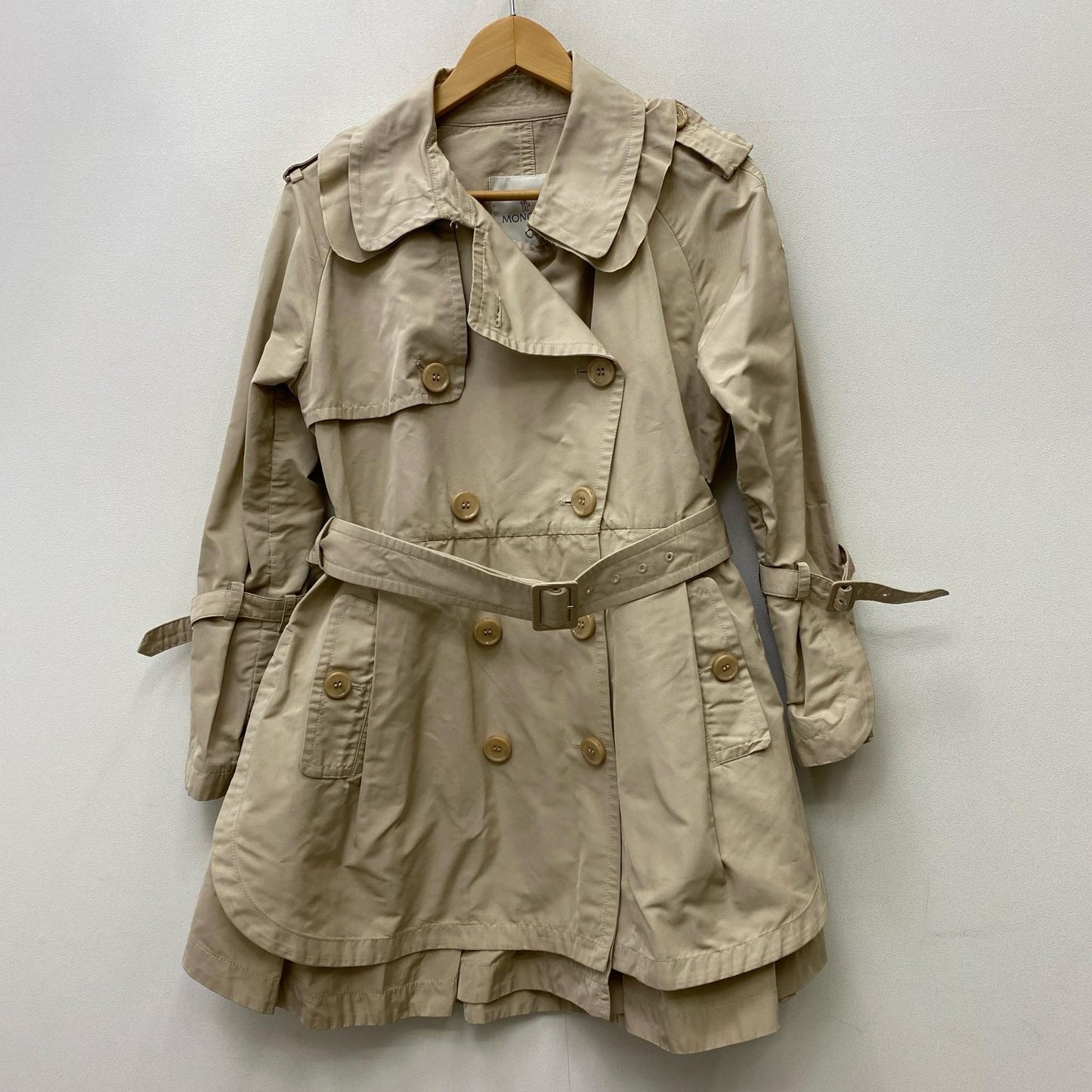 【中古】MONCLER | モンクレール DURENNE その他アウター 410934964505 ベージュ【加古川店】