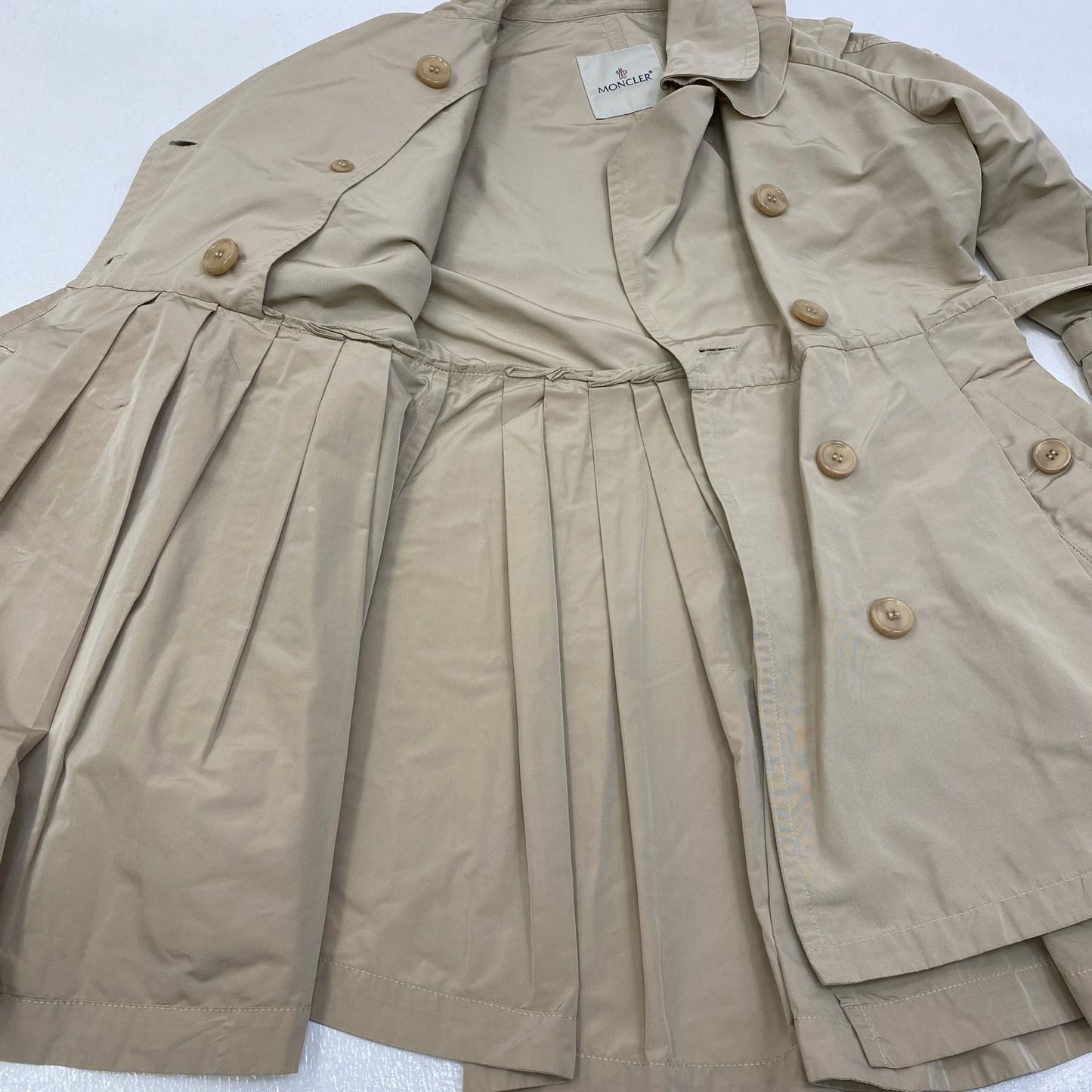 【中古】MONCLER | モンクレール DURENNE その他アウター 410934964505 ベージュ【加古川店】