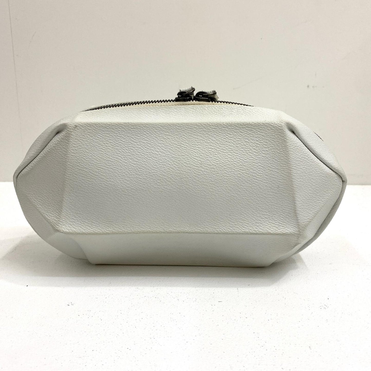 【中古】ISSEY MIYAKE | イッセイミヤケ ショルダーバッグ PP64-AG501 ホワイト【加古川店】