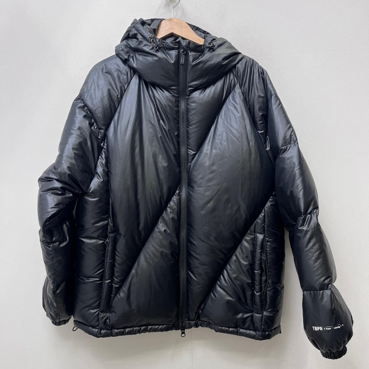 【中古】TIGHTBOOTH PRODUCTION | タイトブースプロダクション Chaos Fishing Club ダウンジャケット ブラック サイズ：M【加古川店】