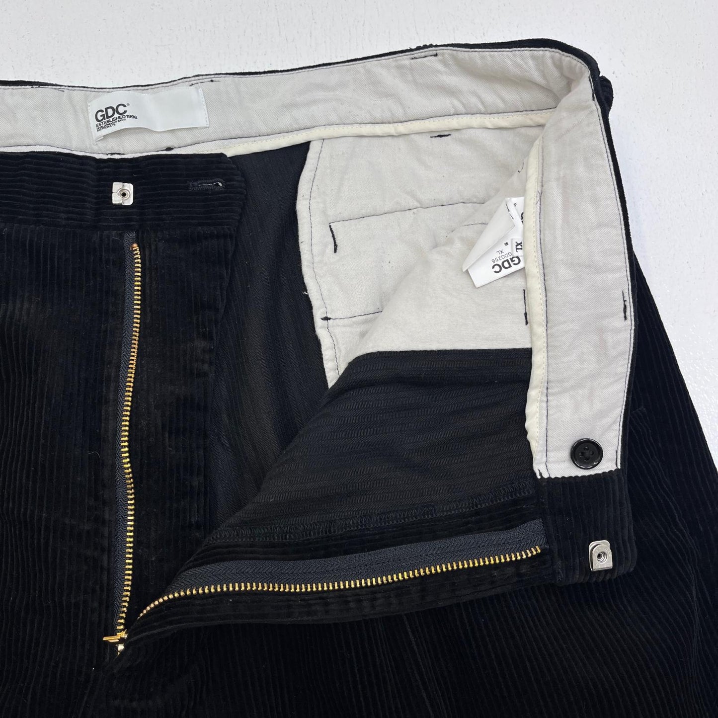 【中古】GDC | ジーディーシー corduroy Two tuck straight pants パンツ gd0256 ブラック サイズ：XL【加古川店】